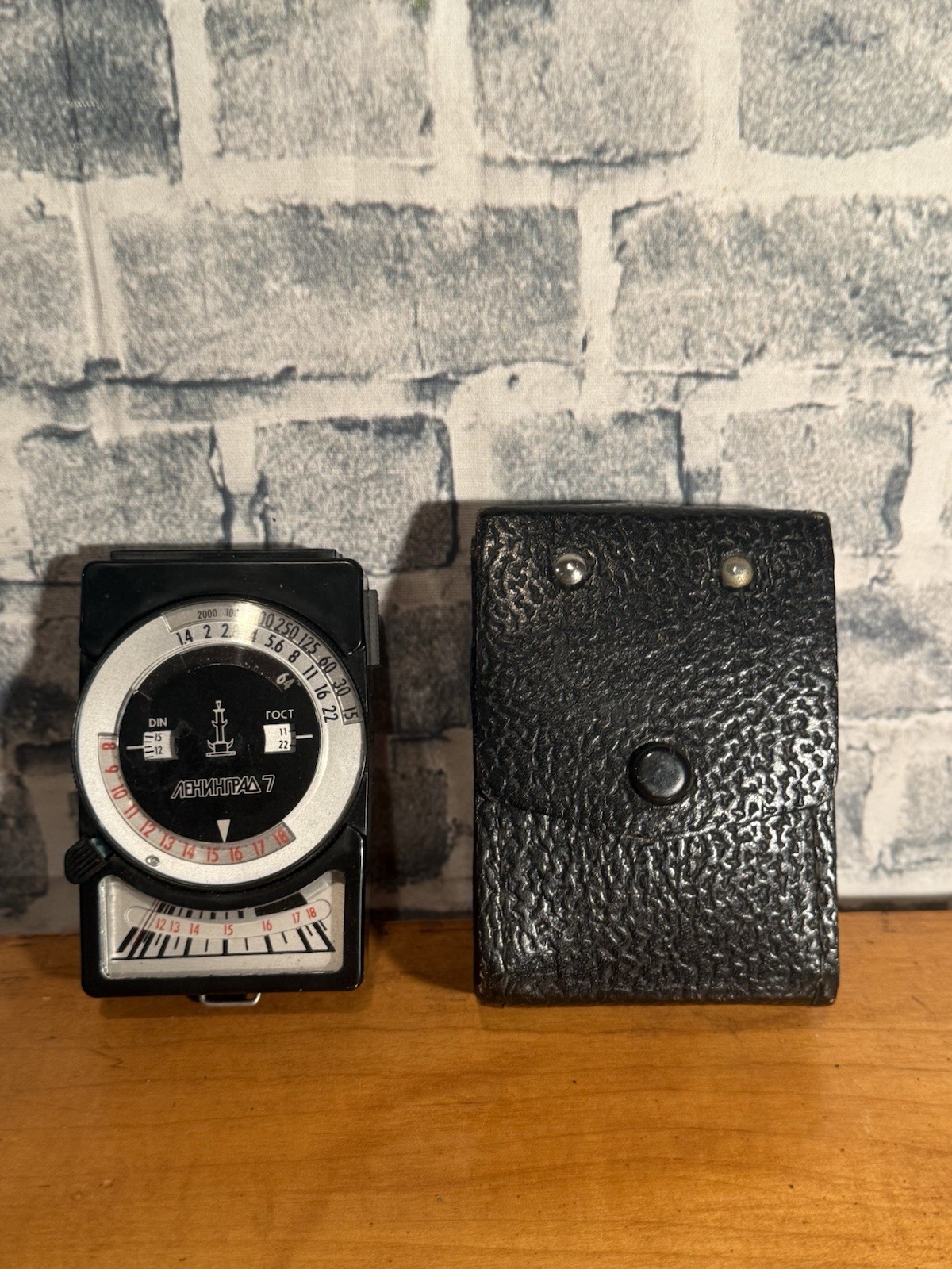 USSR light meter Leningrad 7 Analog Photography Film Exposure. Soviet Union 1980