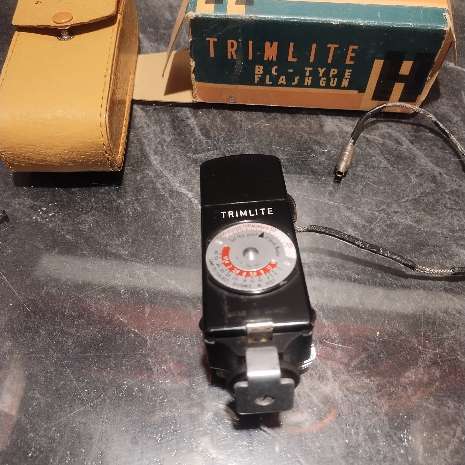 Vintage Fan Flash Unit With Case
