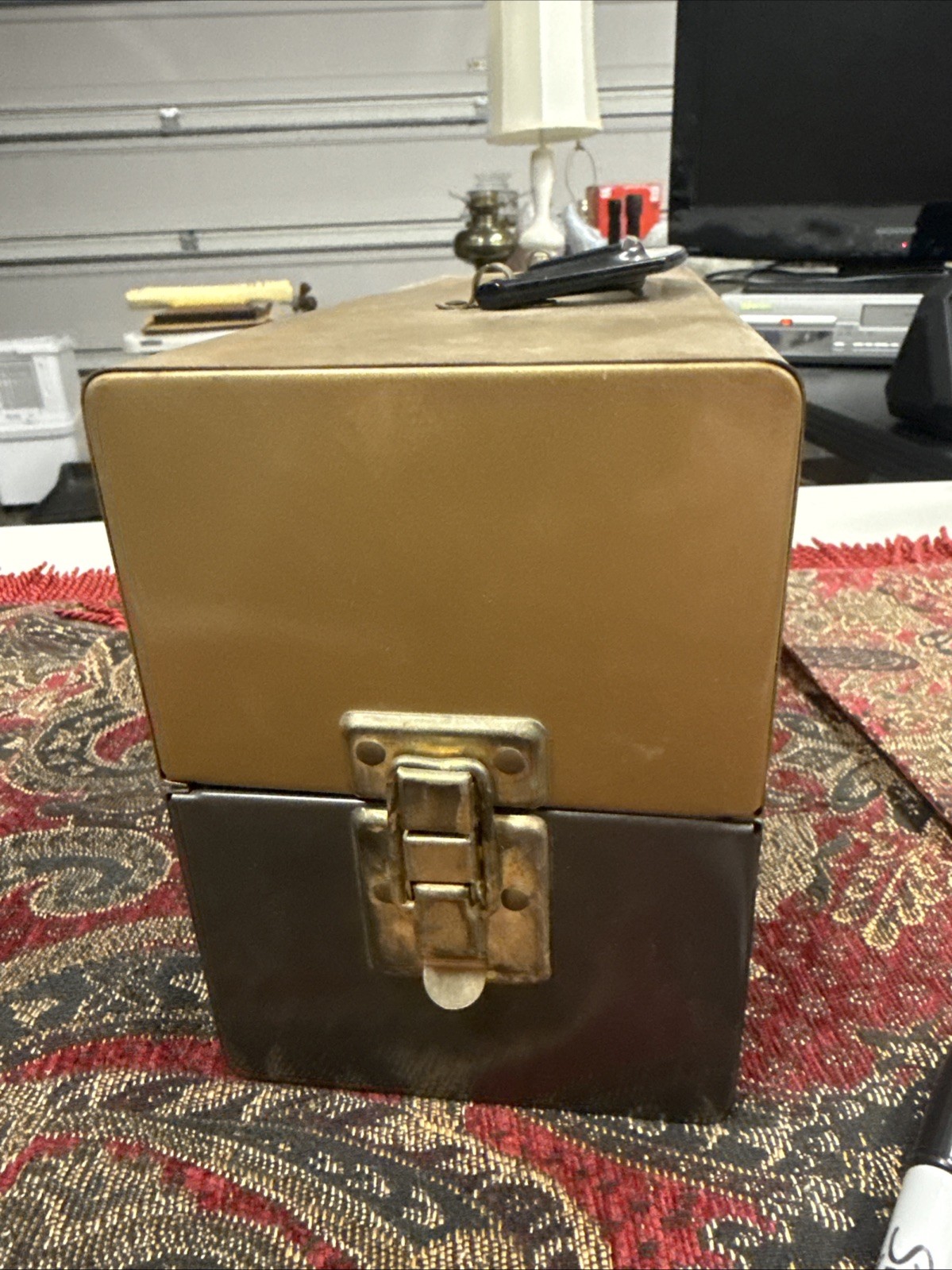 189-Vintage Smith-Victor Metal Storage Carrying Case w/ 2 Light Bar- Untested