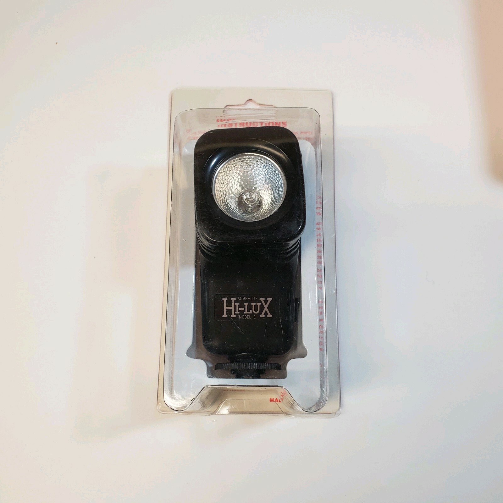 VINTAGE ACME-LITE MODEL C “On Board” for use with camcord battery.