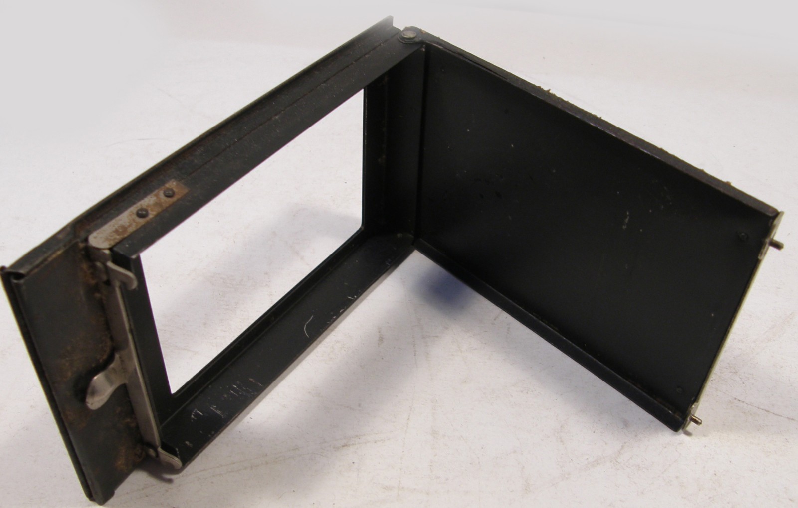 VINTAGE VOIGTLANDER 2 3/4″ BY 4 1/4″ FILM PACK ADAPTER AS-IS