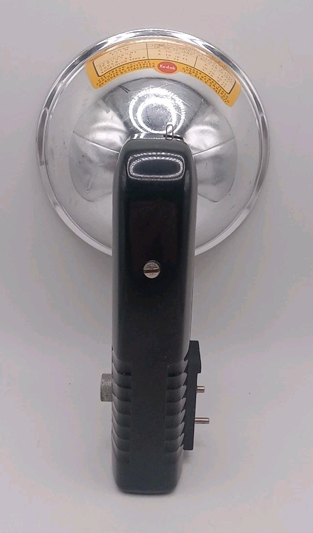 Vintage KODAK KODALITE 5-1/4″ Flasholder With 7 Bulbs & Original Box!