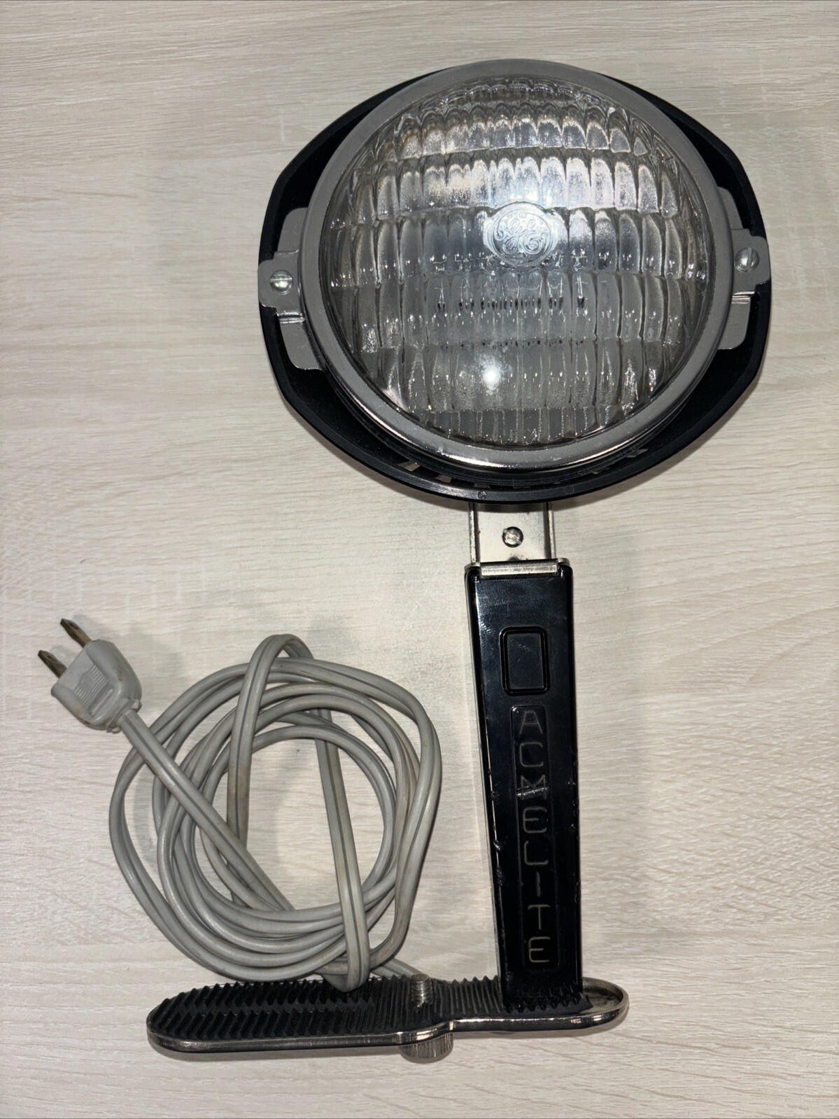 VINTAGE ACME LITE MOVIE CAMERA LIGHT