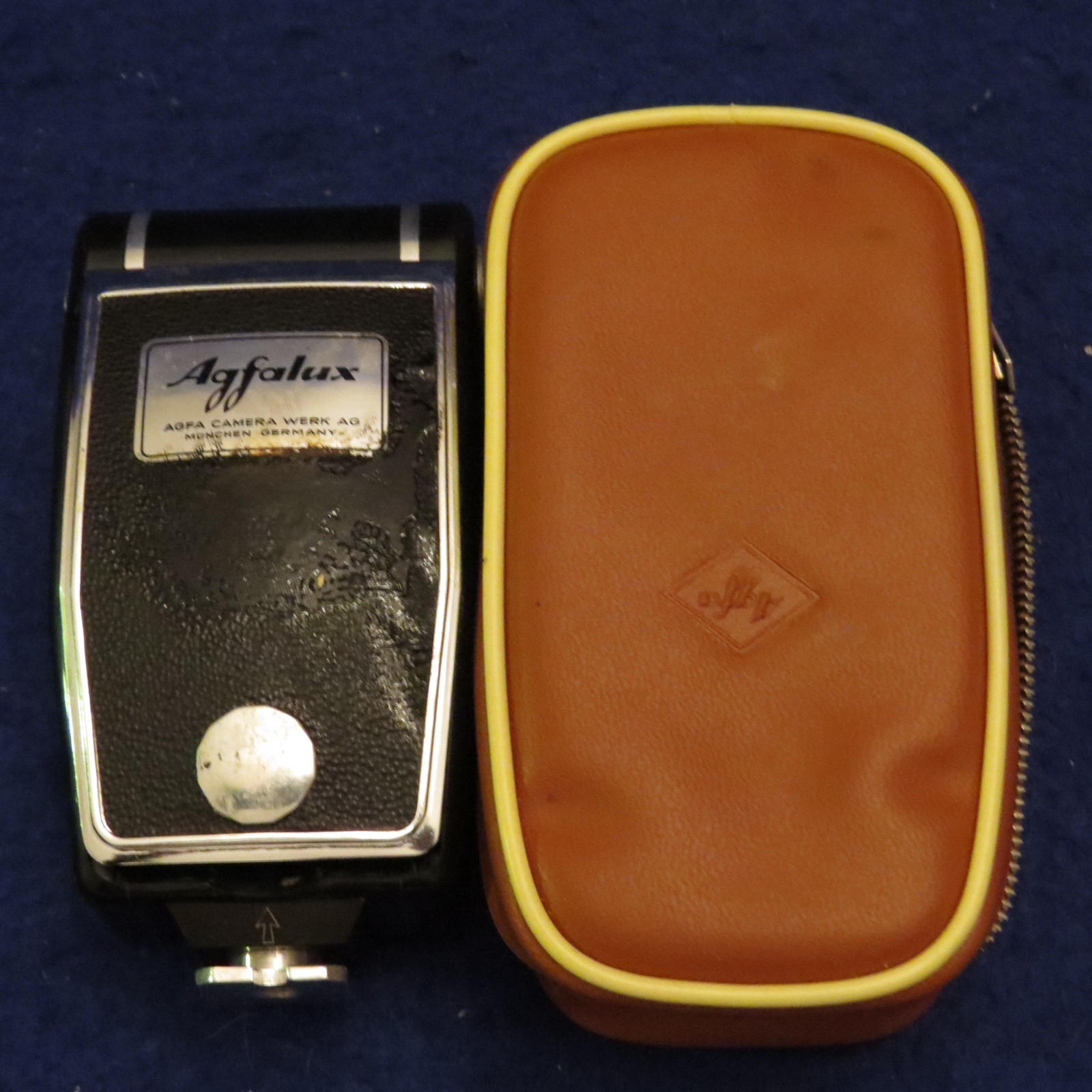 Agfalux AGFA Camera Werk Flash AG Munchen Germany Camera Flash w/ case PLZ READ