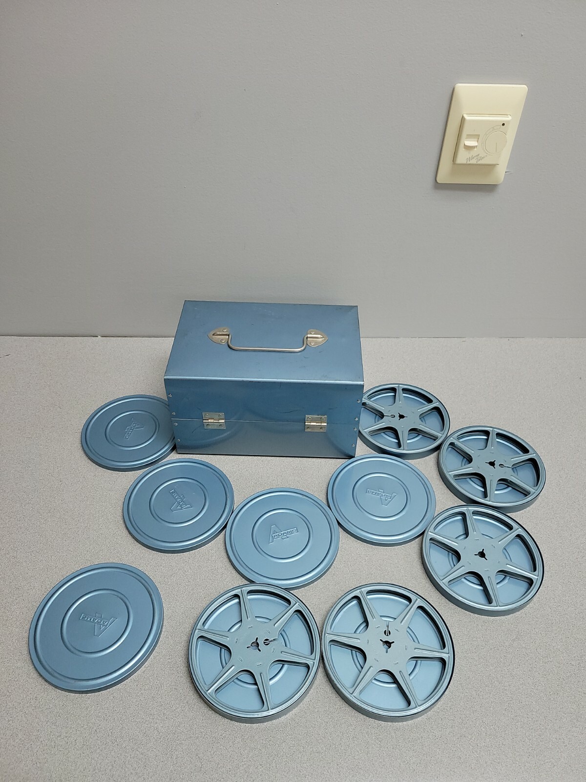 5 Film Metal Cases & Reels in Portable Holder Box Blue