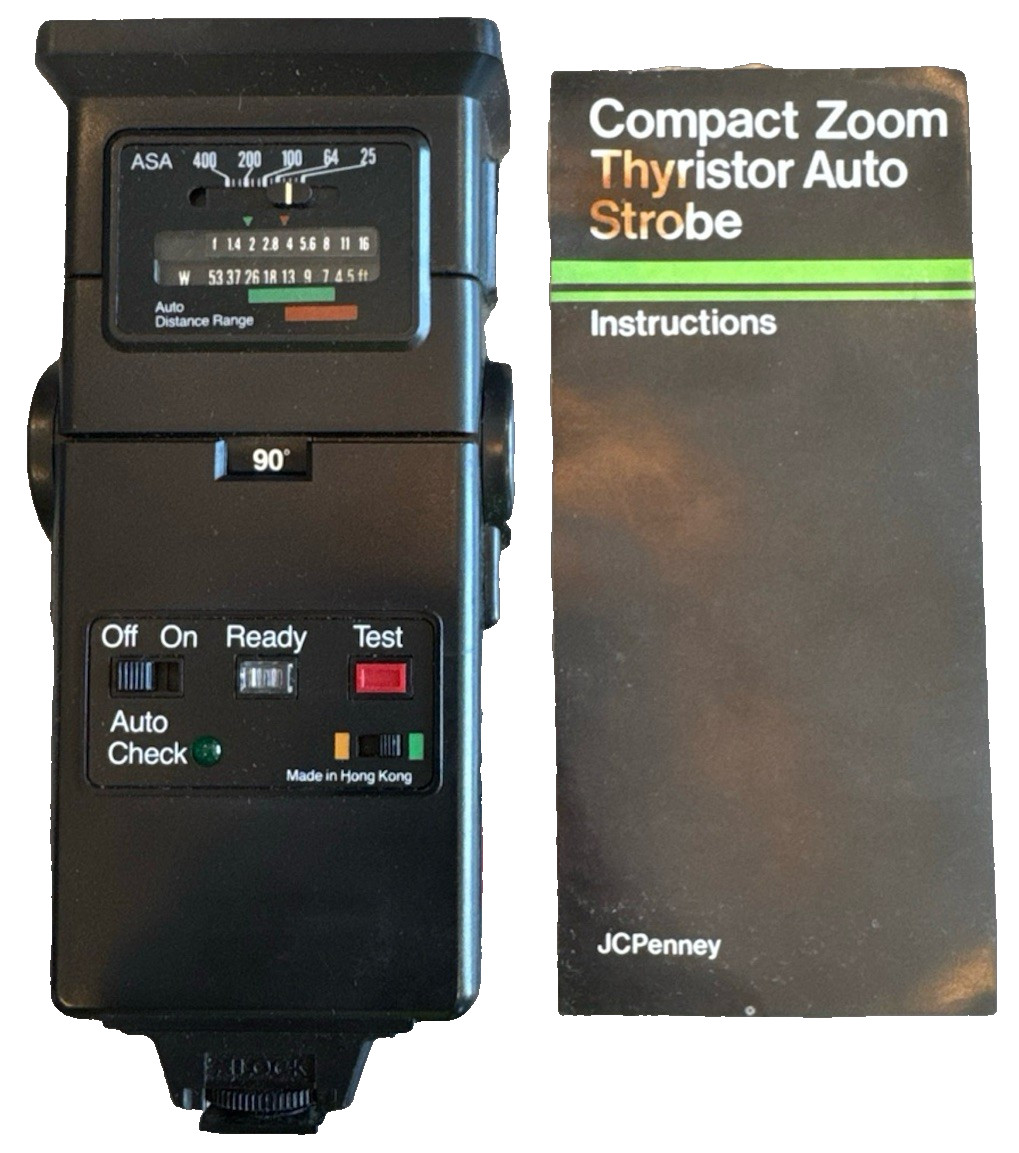 JCPenney Compact Zoom Thyristor Strobe Flash Tilt Head W/ Manual. Tested/Works