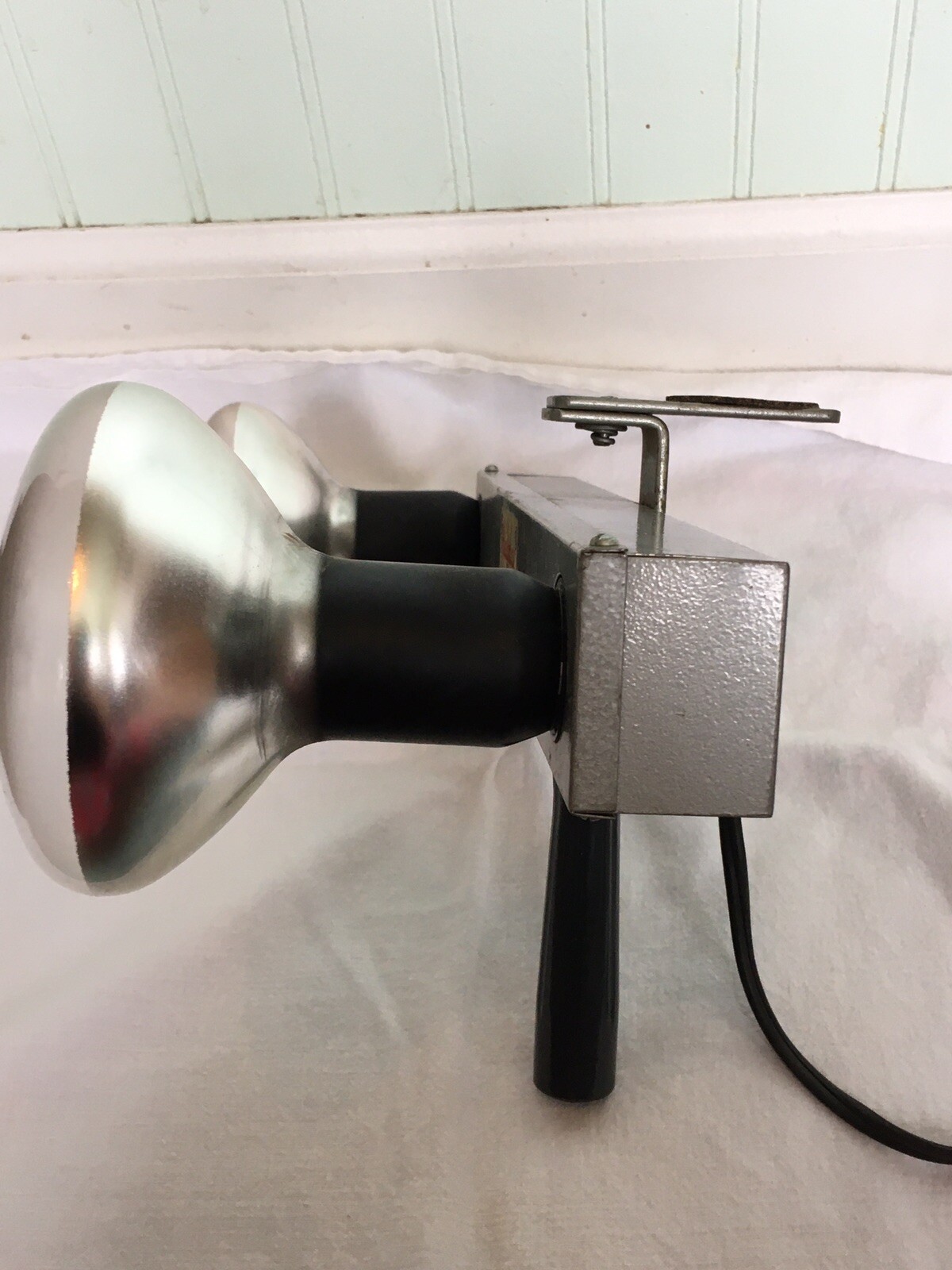 VTG WORKS GREAT! Holiday Movie Camera Light Bar Cat. No. 2200 – 3 BULBS INCLUDED