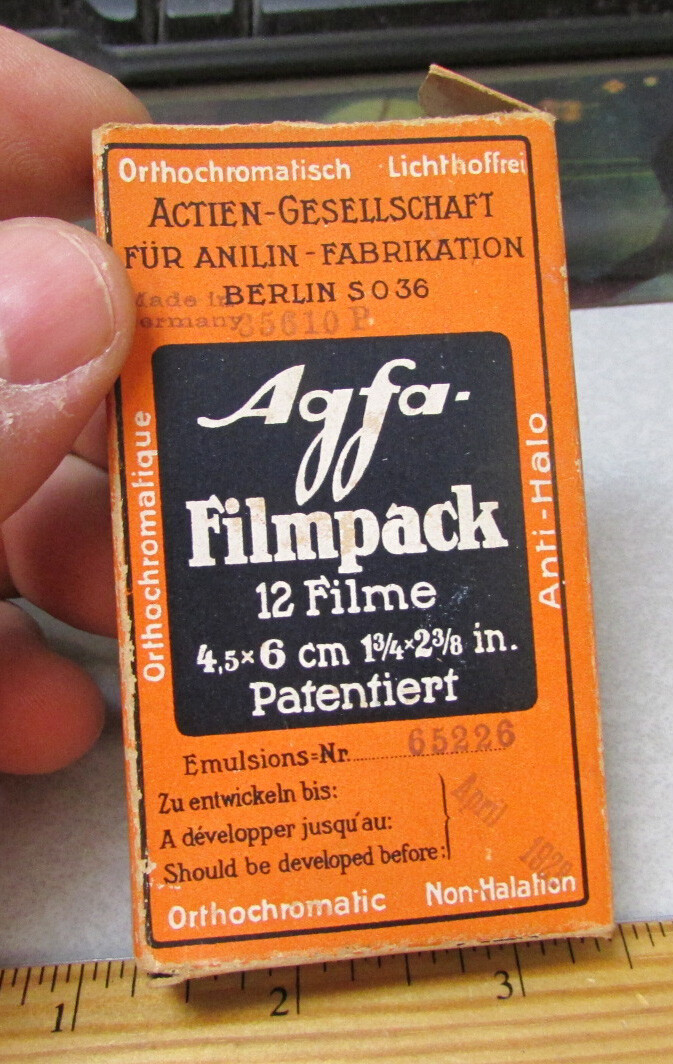 vintage Agfa Filmpack 12 Filme German made Orthochromatic, several tins left