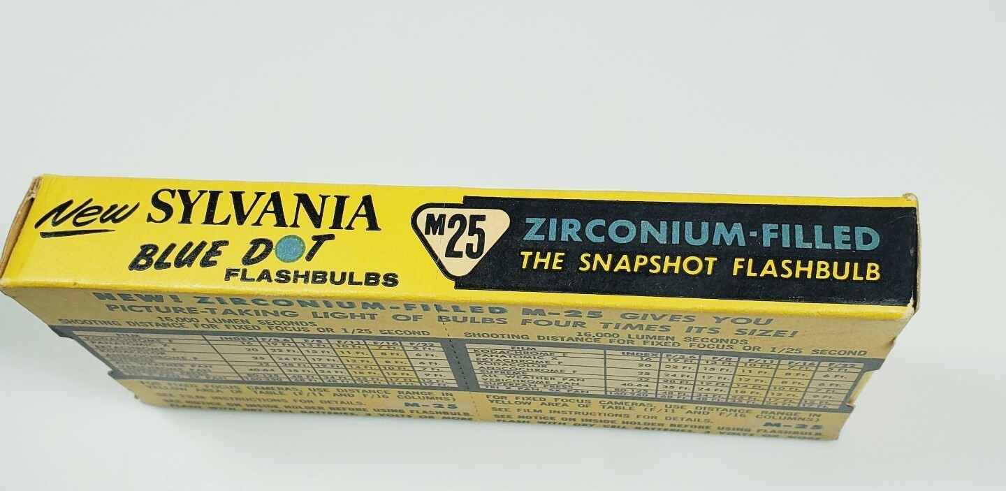 Slyvania Blue Dot M25 Vintage Superflash Bulbs Zirconium Filled NIB 12 Bulbs