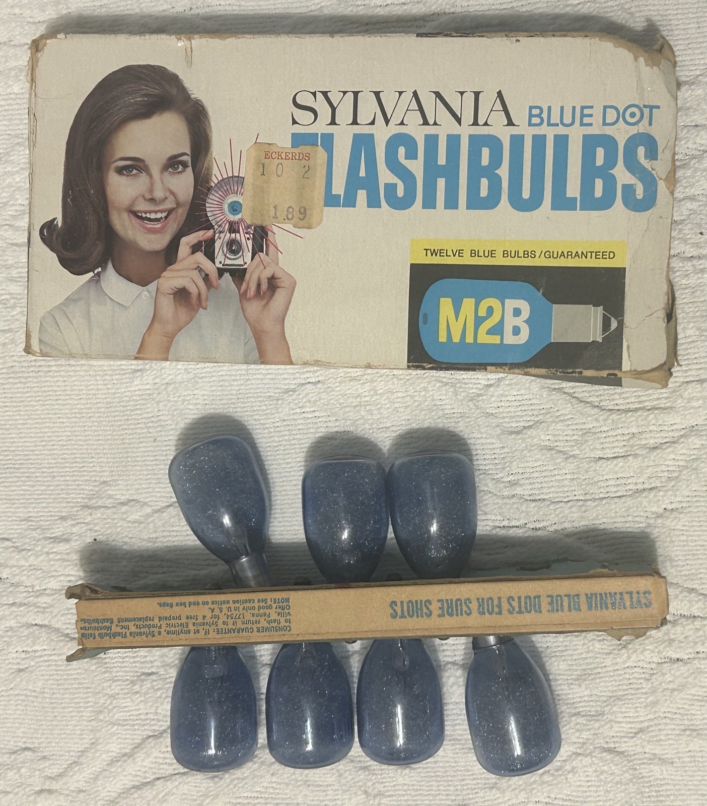 Vintage HONEYWELL TILT-A-MITE FLASH with Vinyl Pouch, Instructions & 7 M2B Bulbs