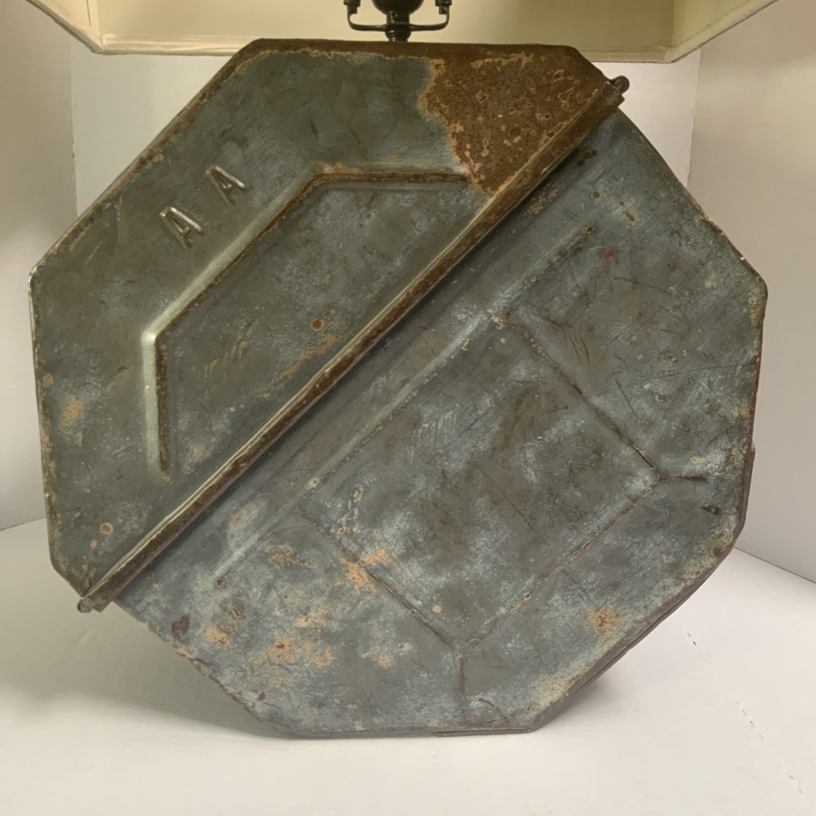 Vintage Allied Artists film transport Reel case 20th Century Lamp – Very Rare