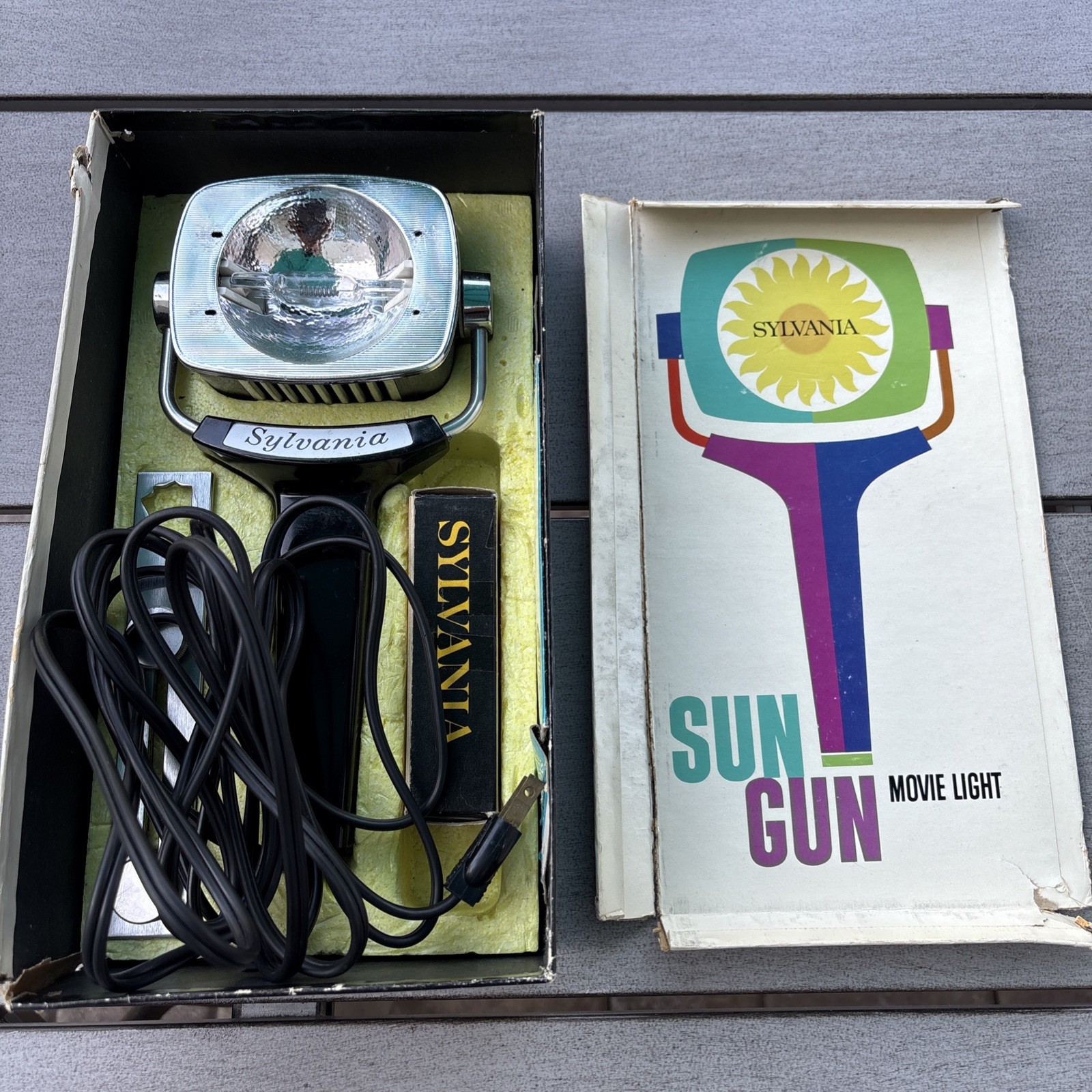 Vintage Sylvania Sun Gun Movie Light w/Original Box Works Great! Model SG-50