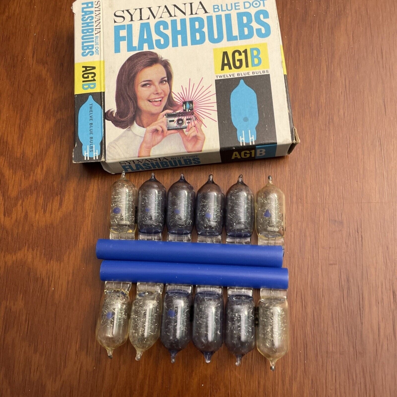 Vintage Sylvania Flashbulbs Flashcubes Blue Dot Bulbs Assorted Mixed Cubes Bar