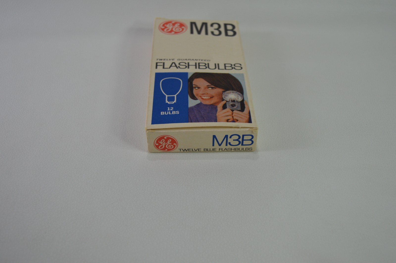 GE Flash Bulbs M3B – 8 New Bulbs in Box General Electric Vintage Rare