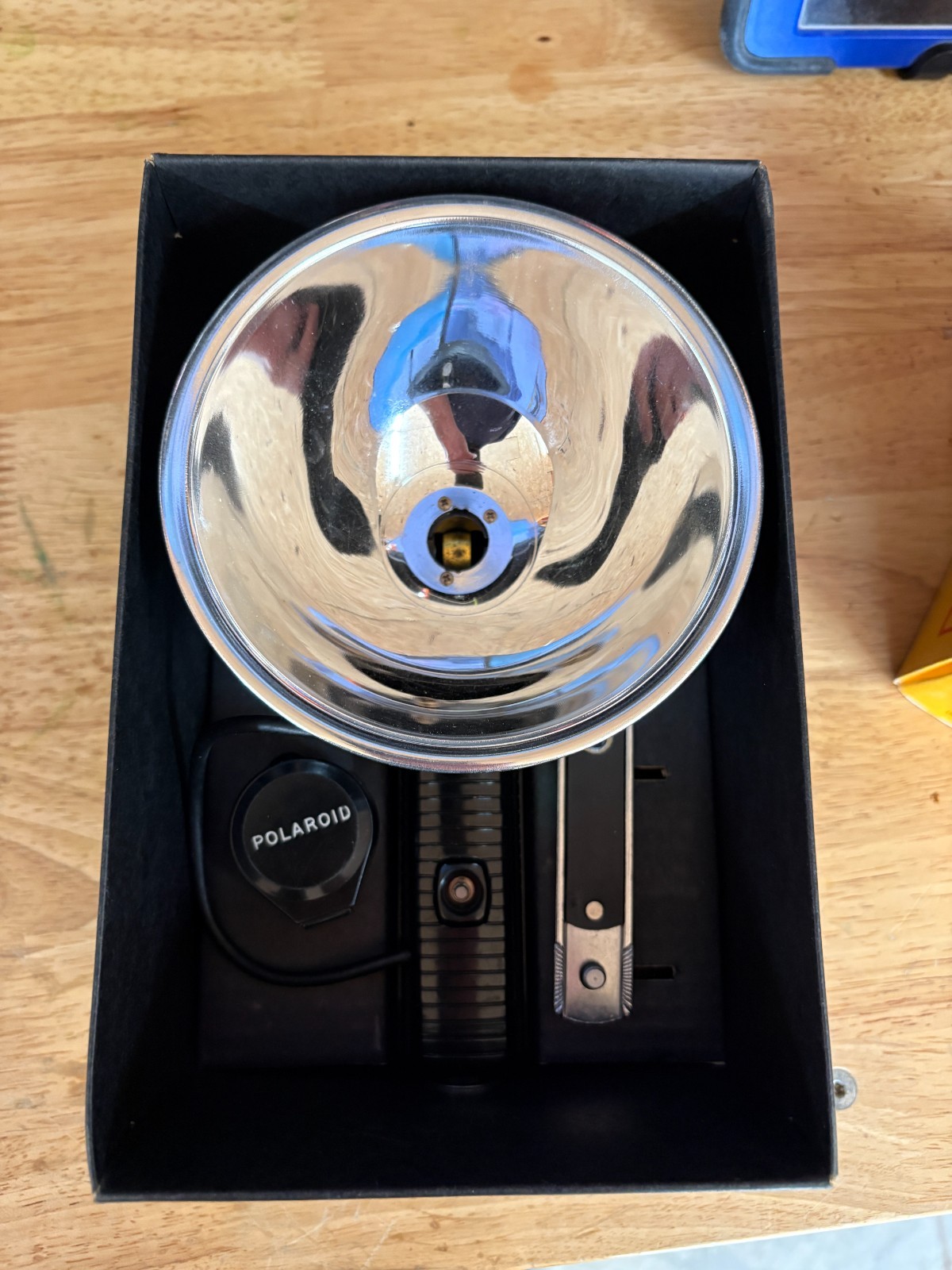 KODAK STANDARD FLASHOLDER With Box . No bulbs. Not Tested