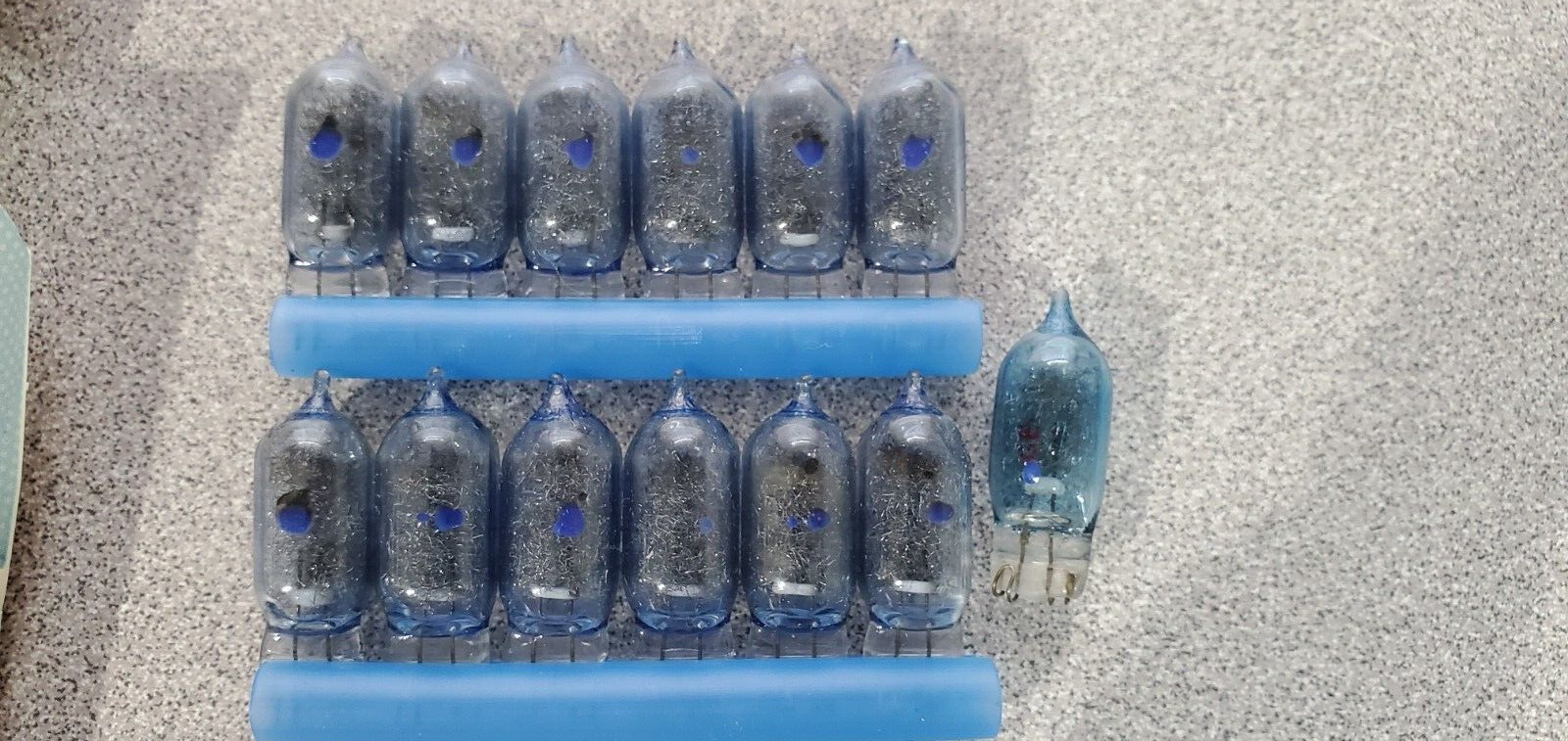 Vintage Sylvania Blue Dot AG1B Flashbulbs Blue Bulbs In Box 12+9