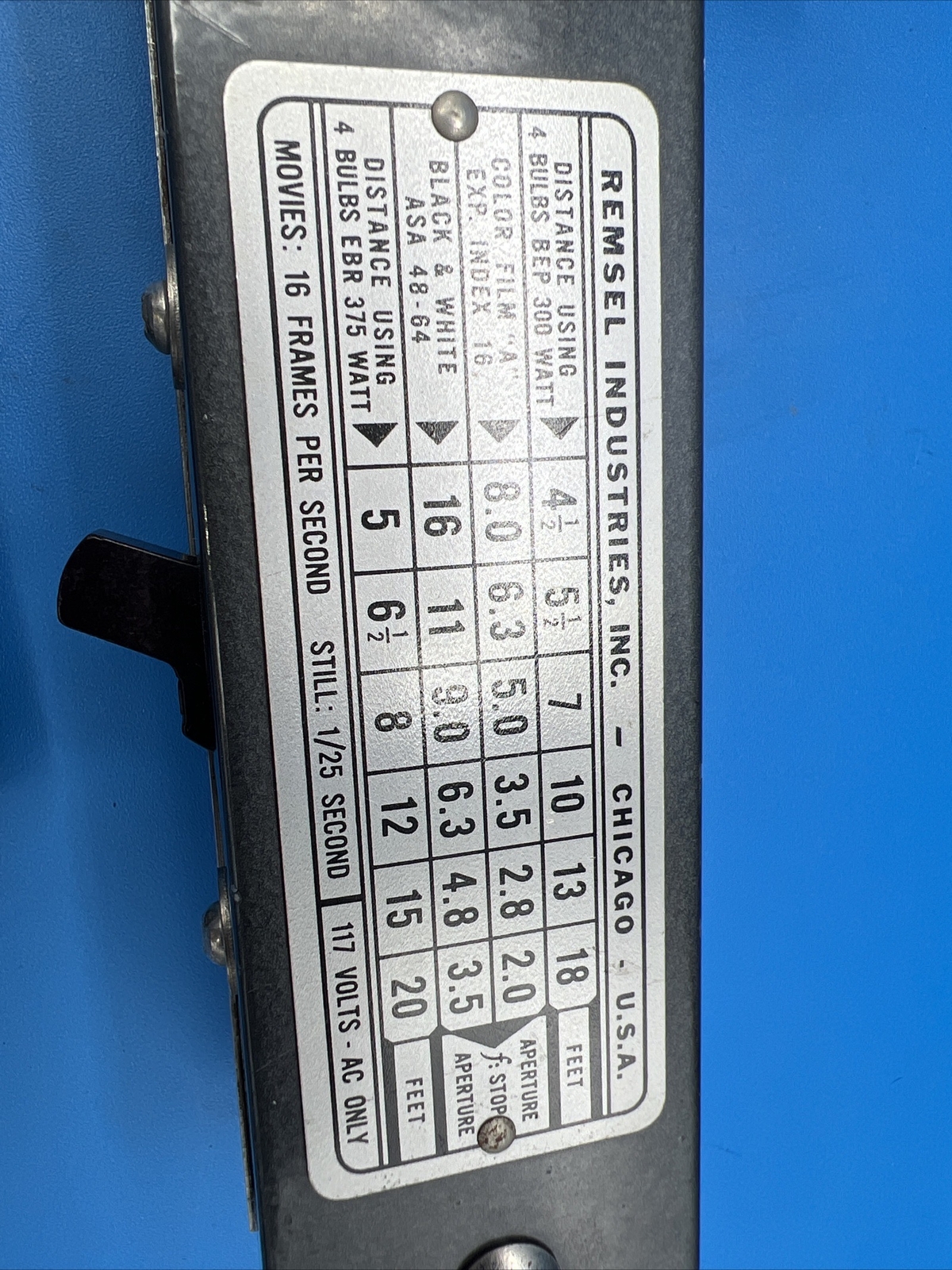 Remark Industries, Inc. CHICAGO 4 SOCKET PHOTO LIGHT BAR-WITH HANDLE