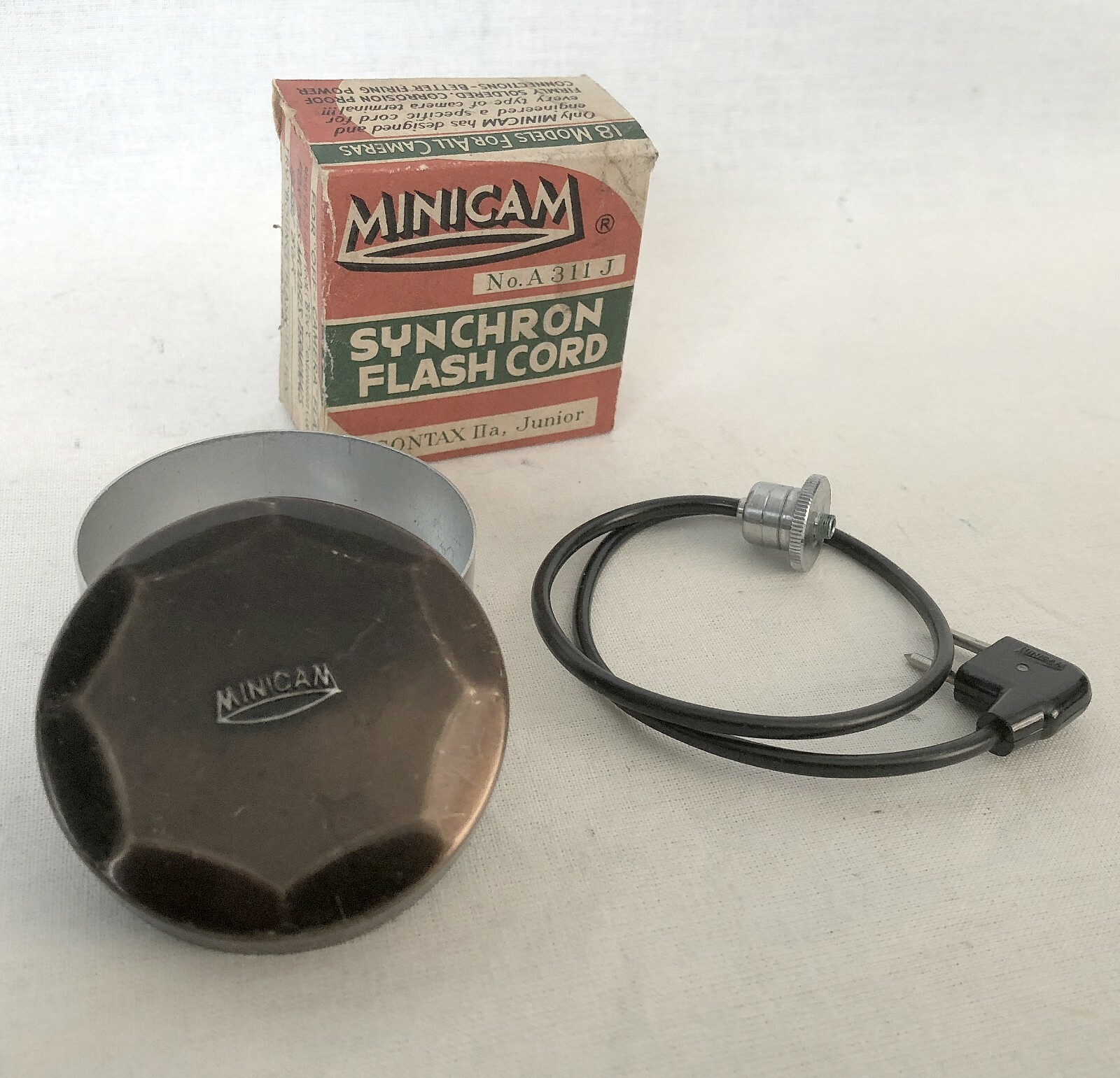 VINTAGE MINICAM SYNCHRON FLASH CORD No.311J made in Japan.
