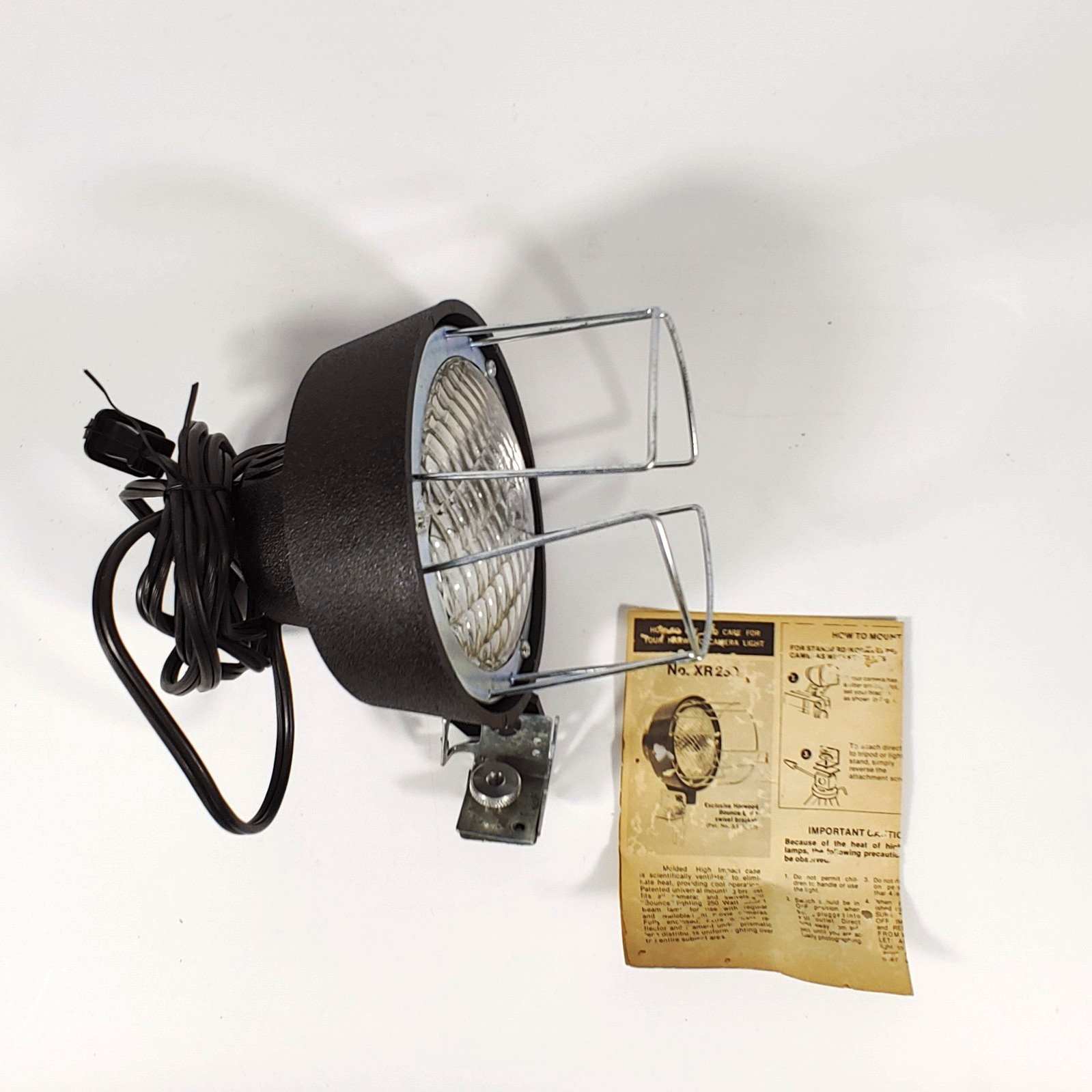 Vintage Harwood No. XR250 Sealed Beam Camera Light For Use With ASA 40&160 WORKS