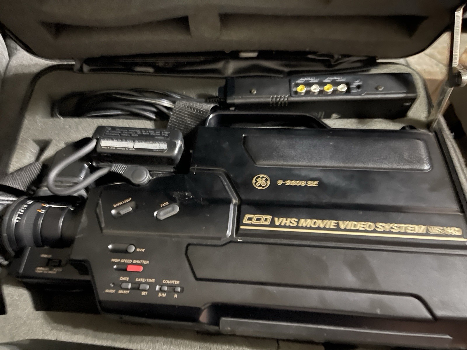 GE VHS Camcorder 9-9808 SE Movie Video System VHS With Case & Keys & Charger