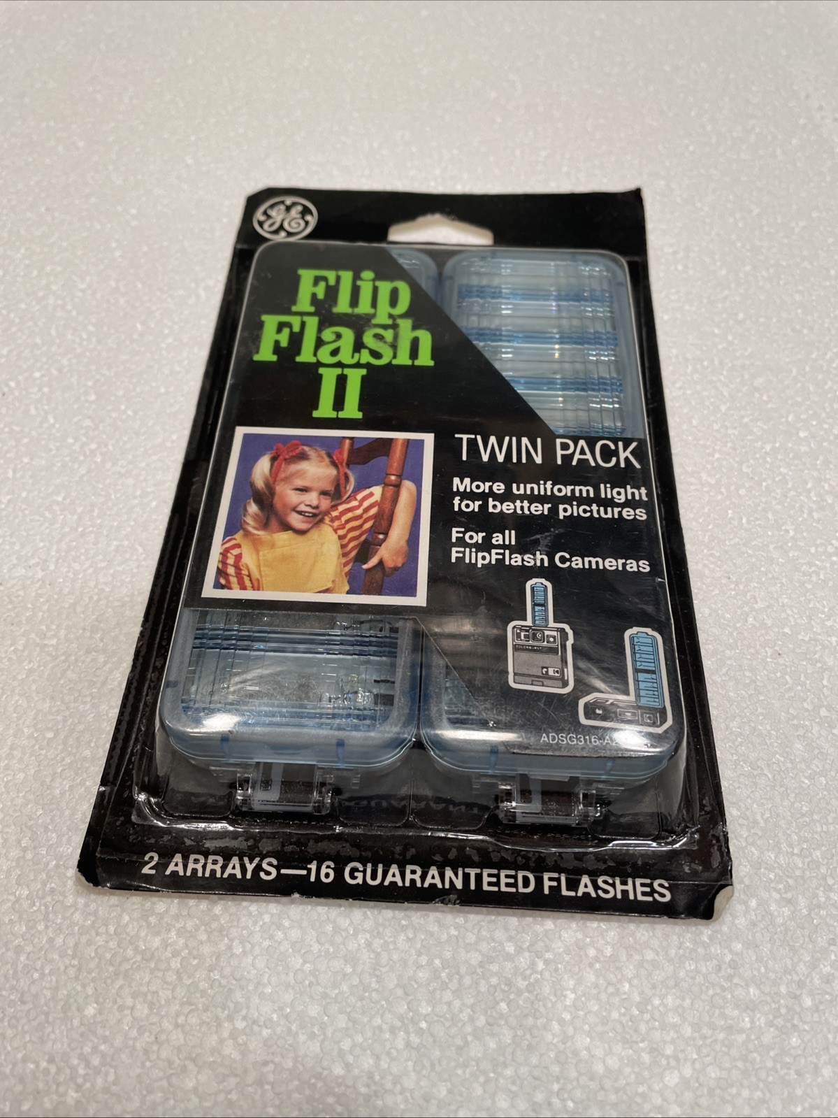 GE Flip Flash II Twin Pack Original Packaging 16 Flashes New Old Stock