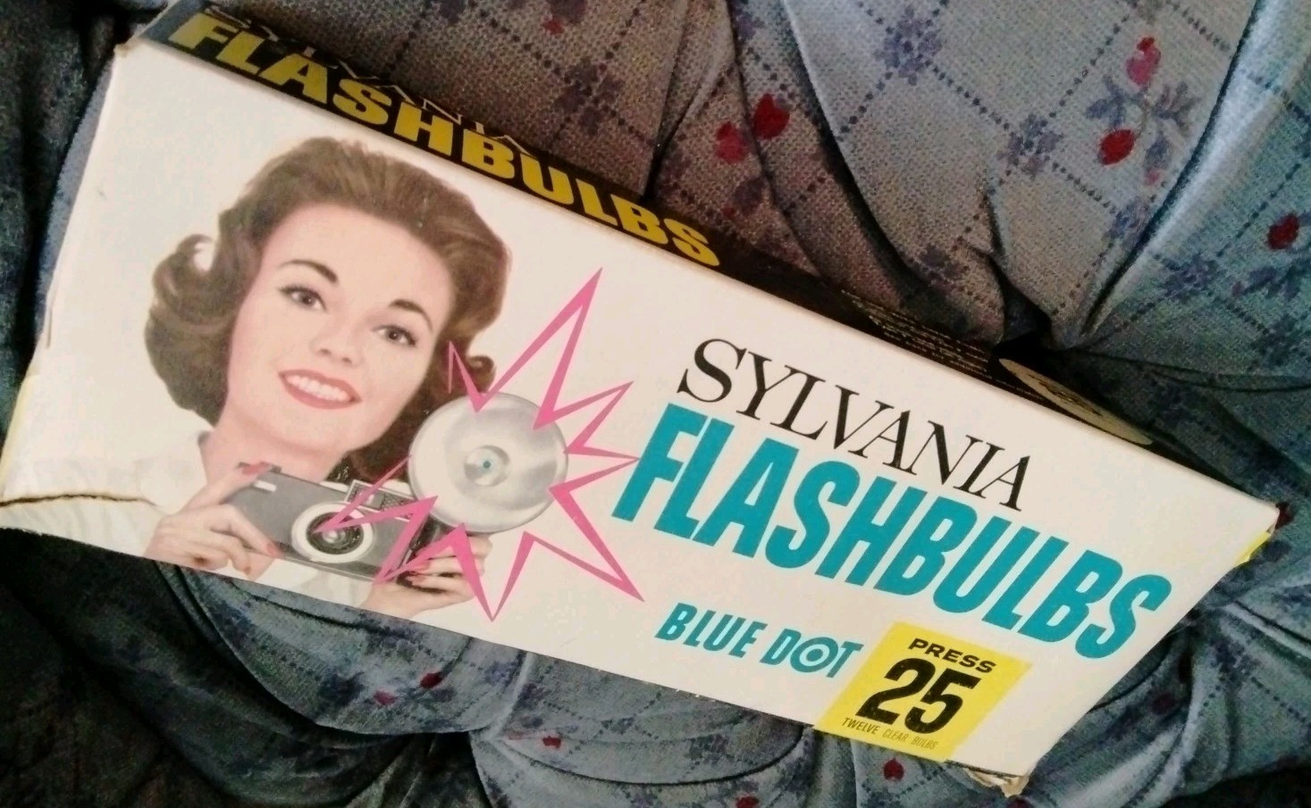 Vintage Flashbulbs Sylvania Blue Dot Box Of 12 “Press 25” Unused w/Original Box