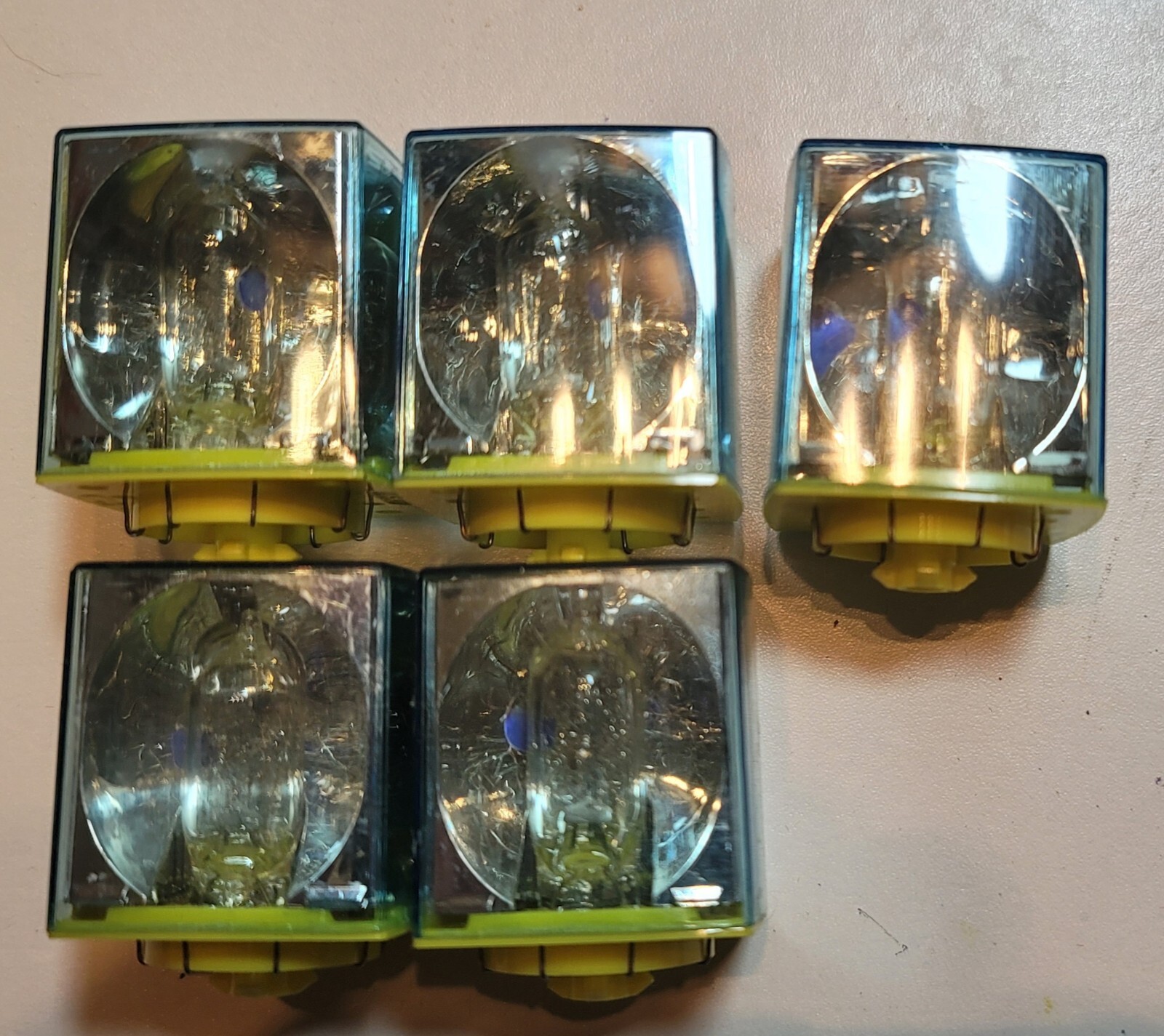 5 GE Flash Cubes & One Original Cardboard Packaging Altered – Untested
