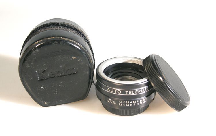 PENTAX SCREW MOUNT 2X TELECONVERTER W/ CASE