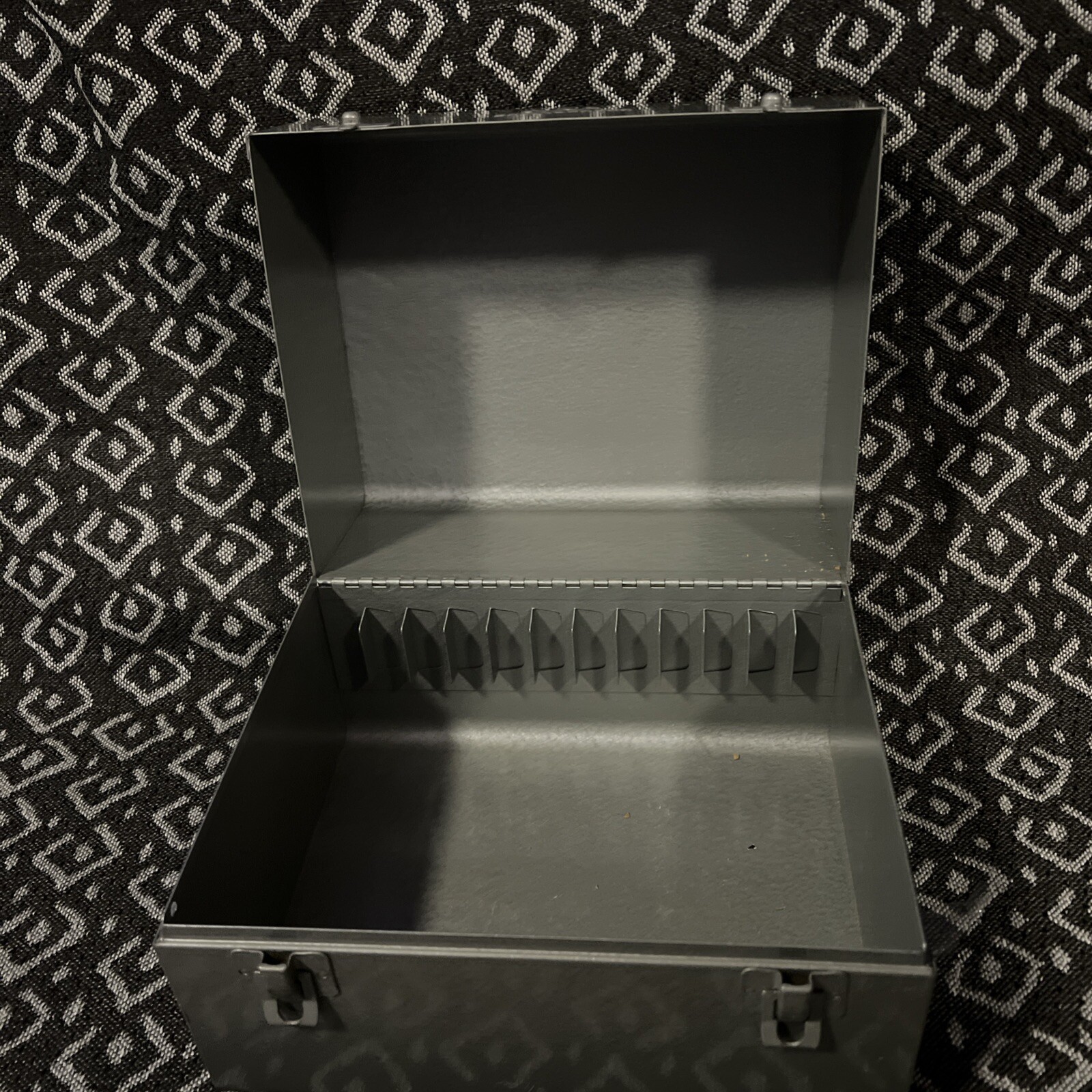 8mm Film Brumberger Carrying Case Holds 12 7″ Reels – Empty no reels FREE SHIP!