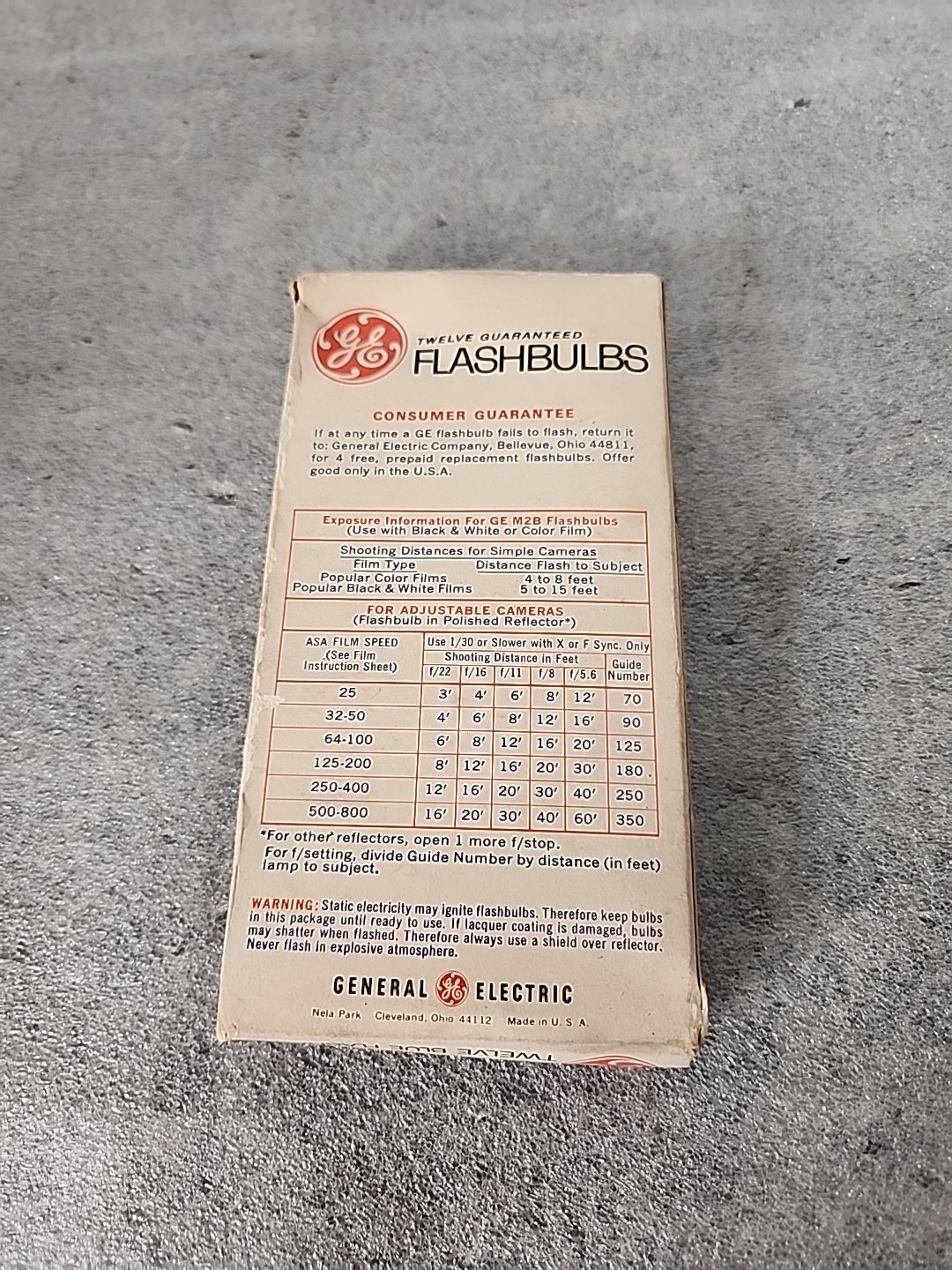 Vintage GE M2B Flashbulbs – 12 Blue Bulbs – General Electric