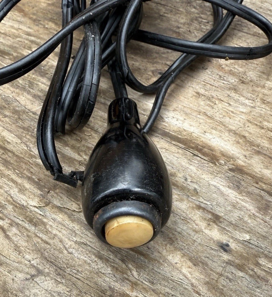 Vintage Monarch Electronics Synchro-Multi-Flash Model CP-1. Needs Bulb