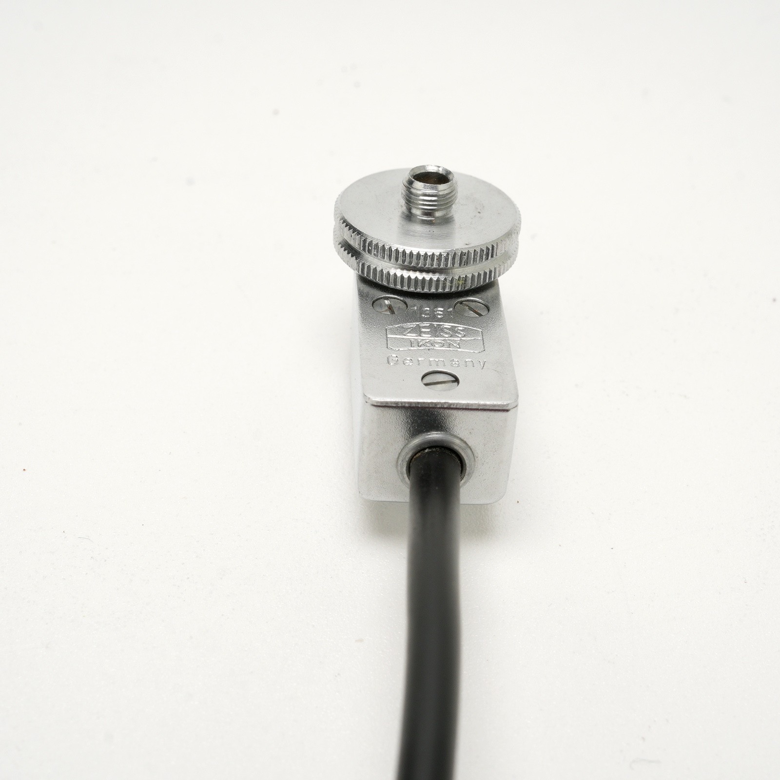 Zeiss Ikon 1361 Flash Sync Cord For Contax Cameras – UNTESTED