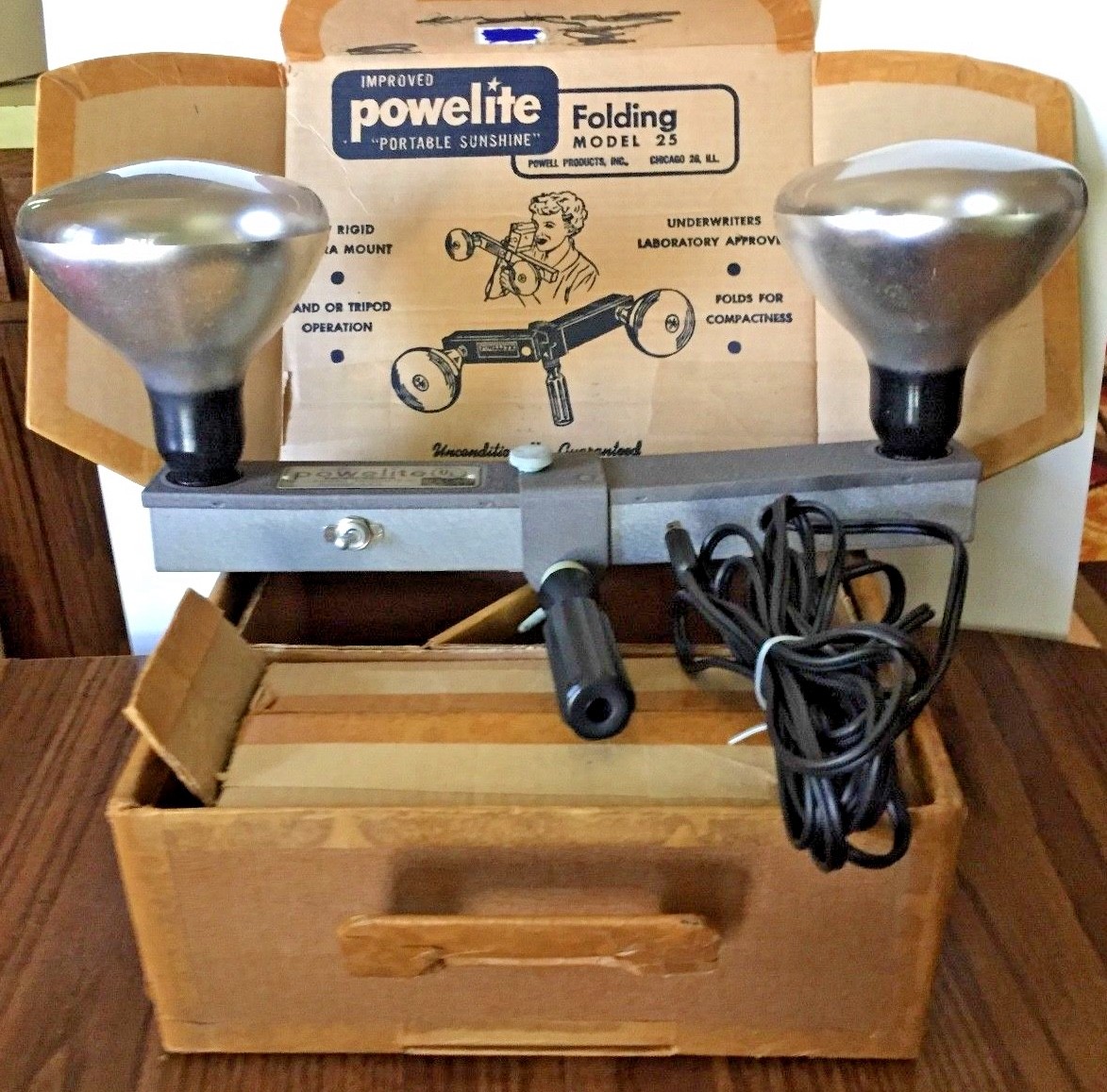 Vnt POWELITE FOLDING LIGHT BAR MODEL 25 CAMERA & TRIPOD MOUNT or HANDHELD w/BOX