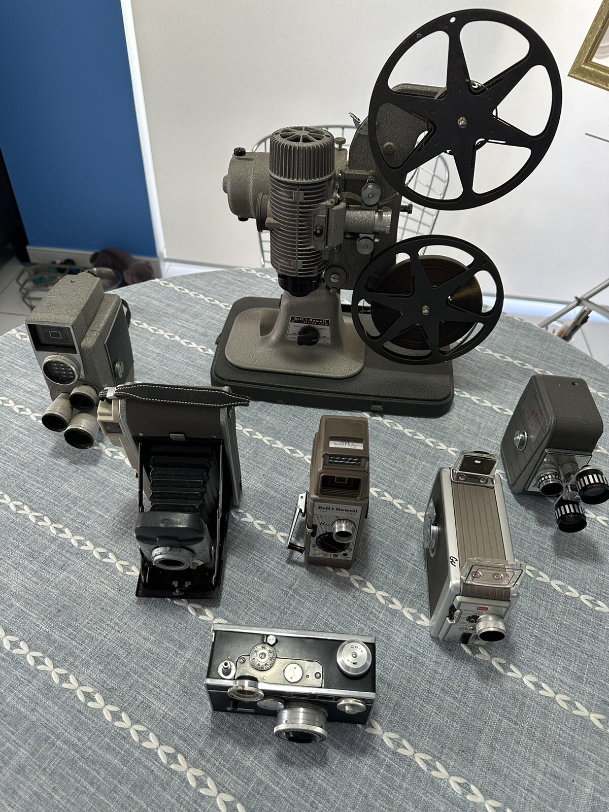 Lot Of 6 Vintage Movie Cameras And A Movie Projector