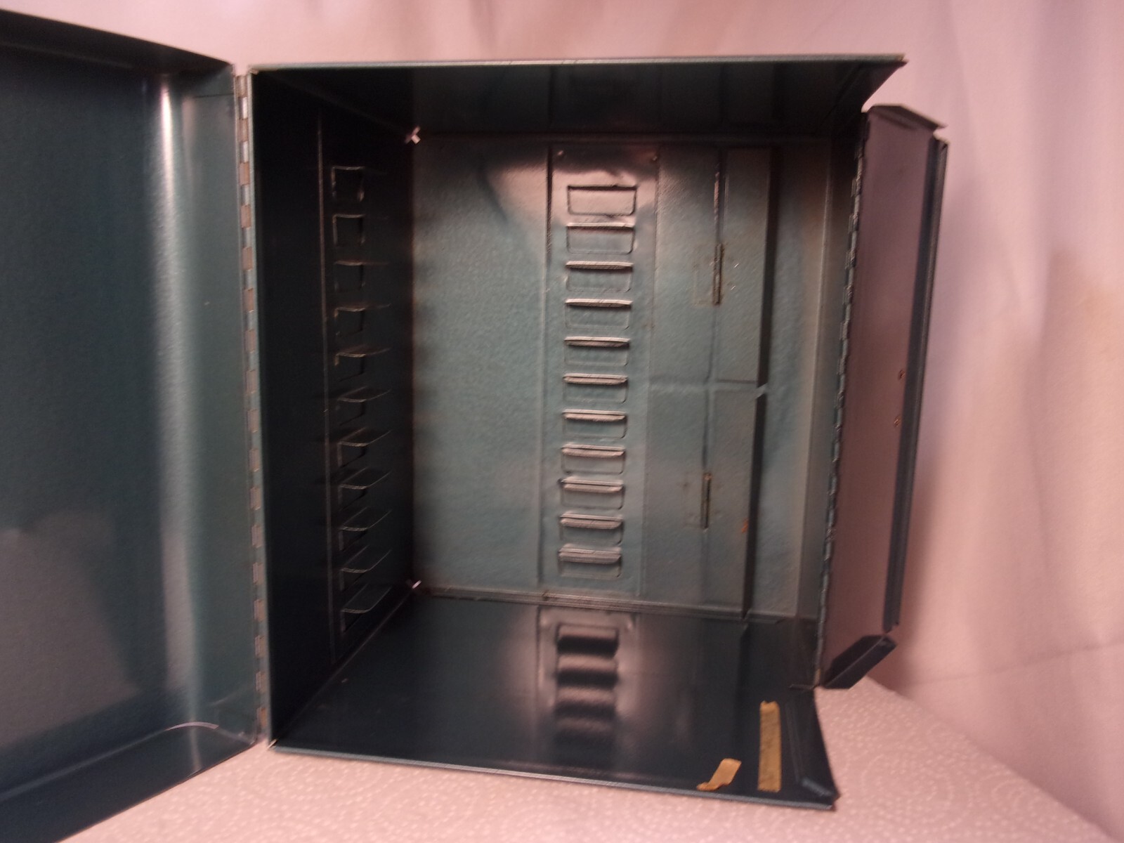 Vintage Logan Deluxe 12 Slot 8mm Movie Film Case/Chest, Metal
