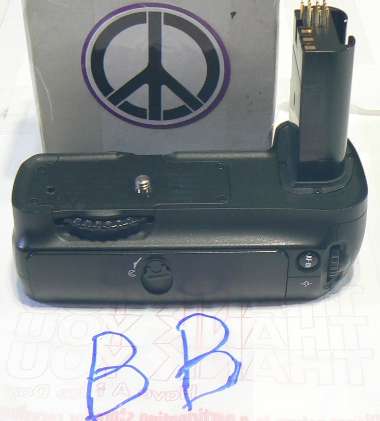 Nikon MB-D200 Multi Power Battery Pack Grip with Battery Tray BB