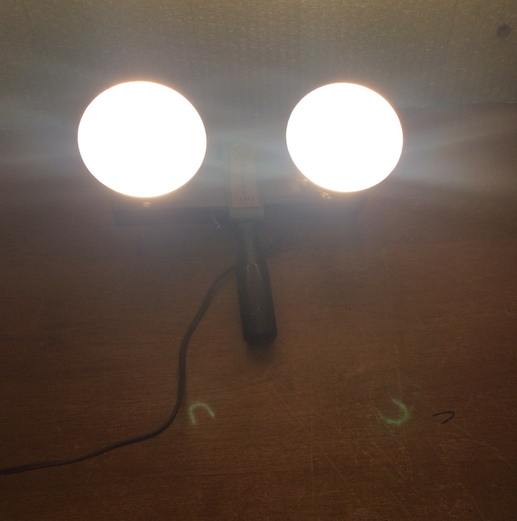 VTG Multee Handheld Movie- Flood -Photo-Light Model N2 + 2 Bulbs + 5 Small Reels