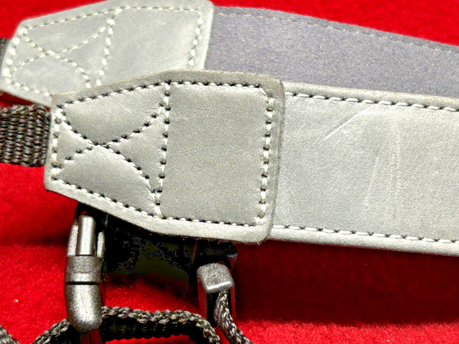 Promaster Camera Neck Strap Fits Many cameras Canon Nikon Sony (grey)