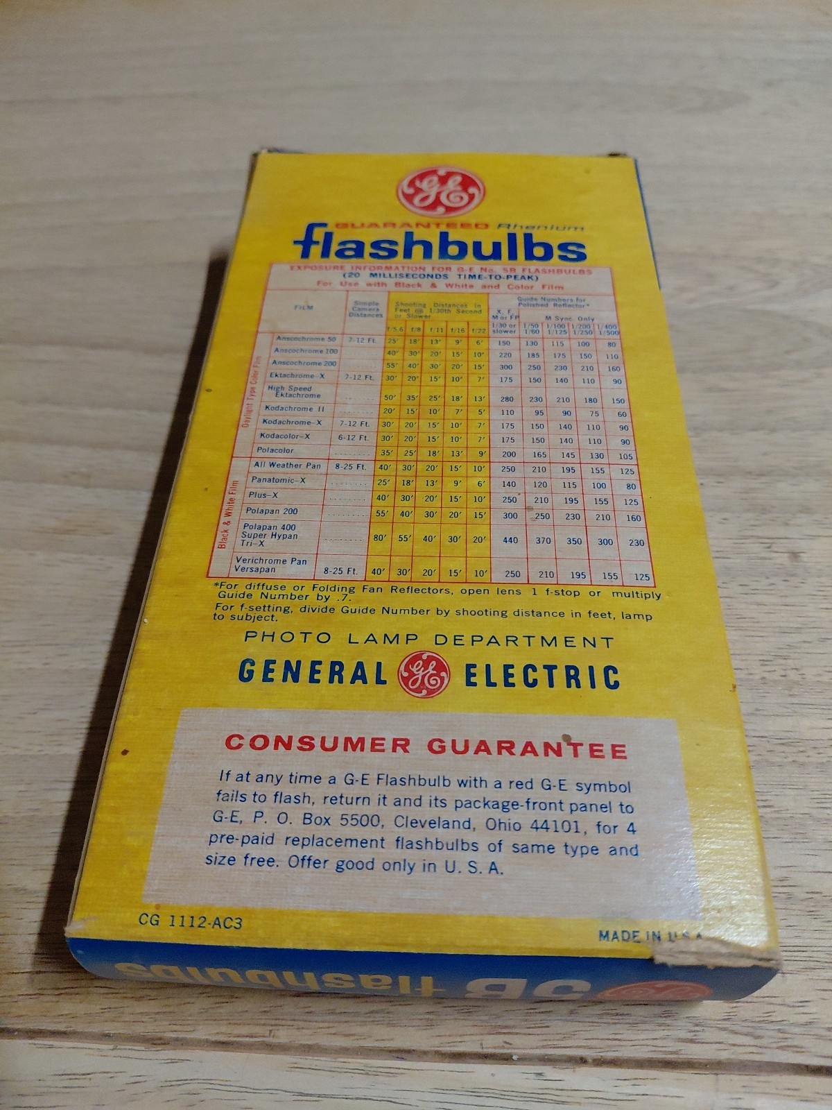 Vintage General Electric GE 5B And Various Other Camera Projector Bulbs Lot 30