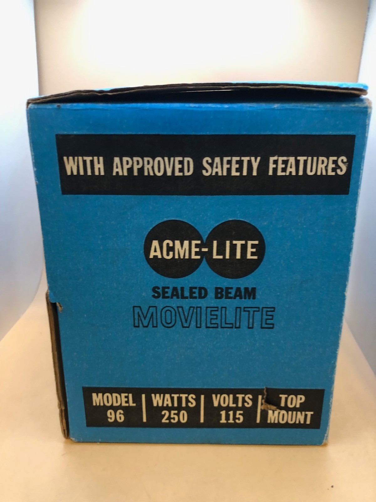 Vintage Acme Lite Sealed Beam Movielite Model 96 Fits Super 8 Cameras 250 Watts