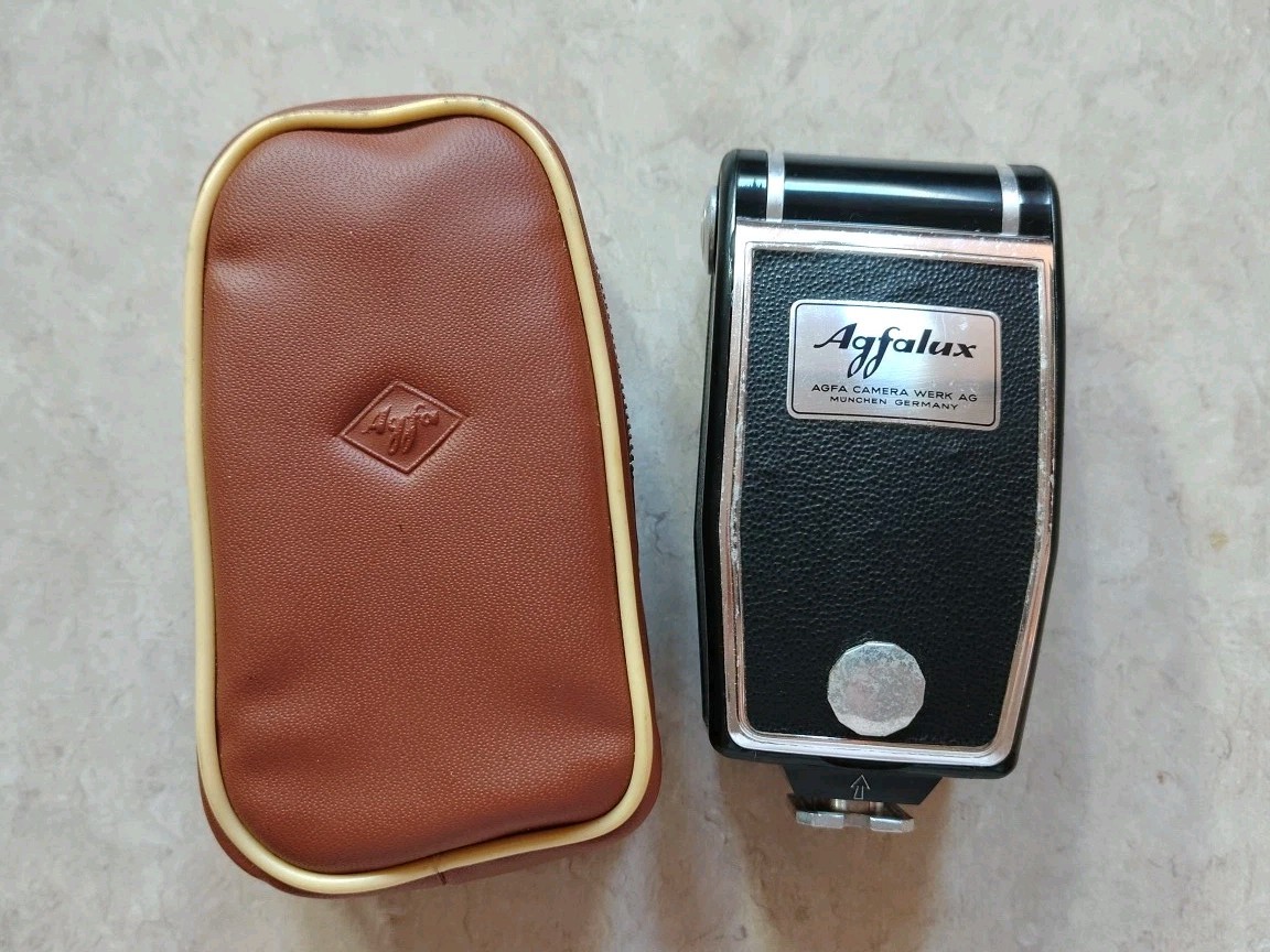 Vintage Agfalux Flash with Case, Made in Germany 35mm