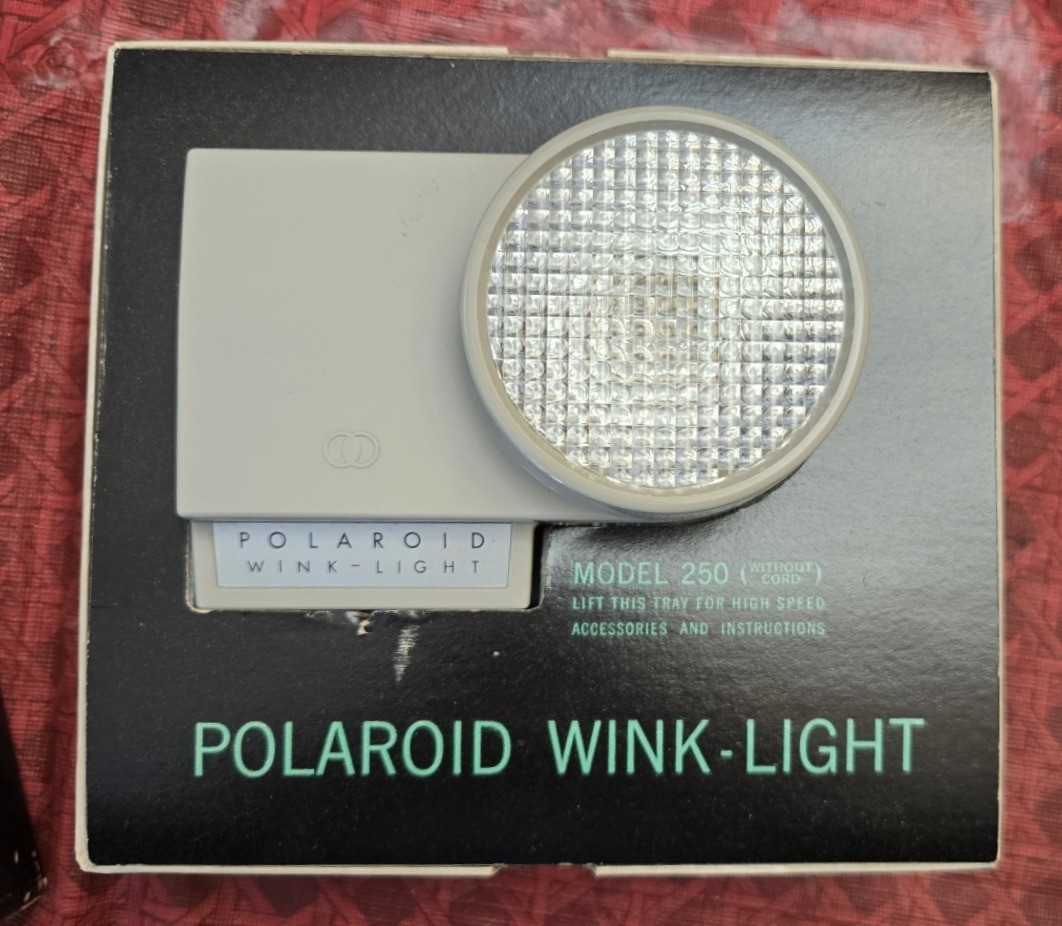 Vintage Polaroid Wink Light Model 250 in Box with Accessories