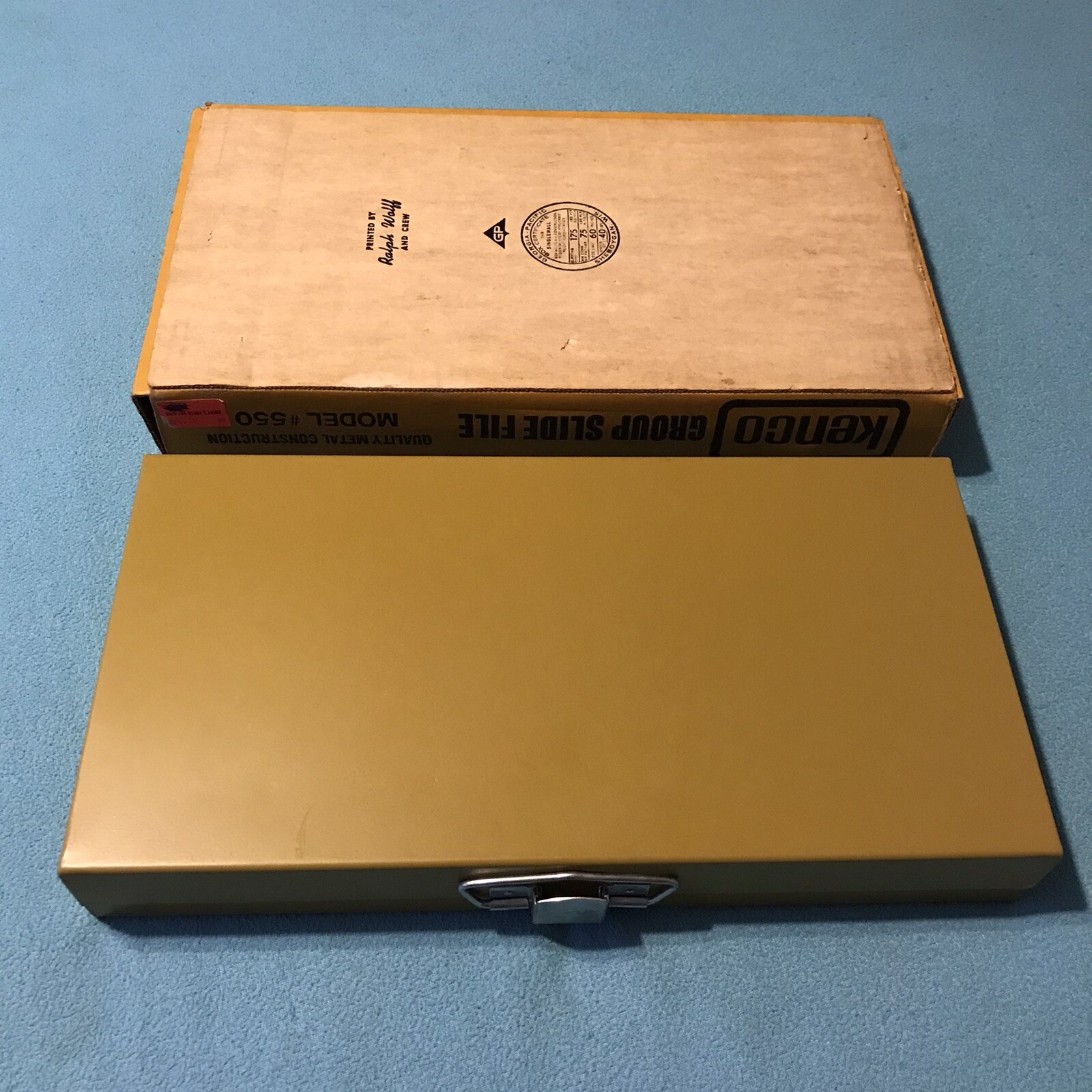 Kenco / Group Slide File / Model #550 / Holds 750 2″x2″ Slides