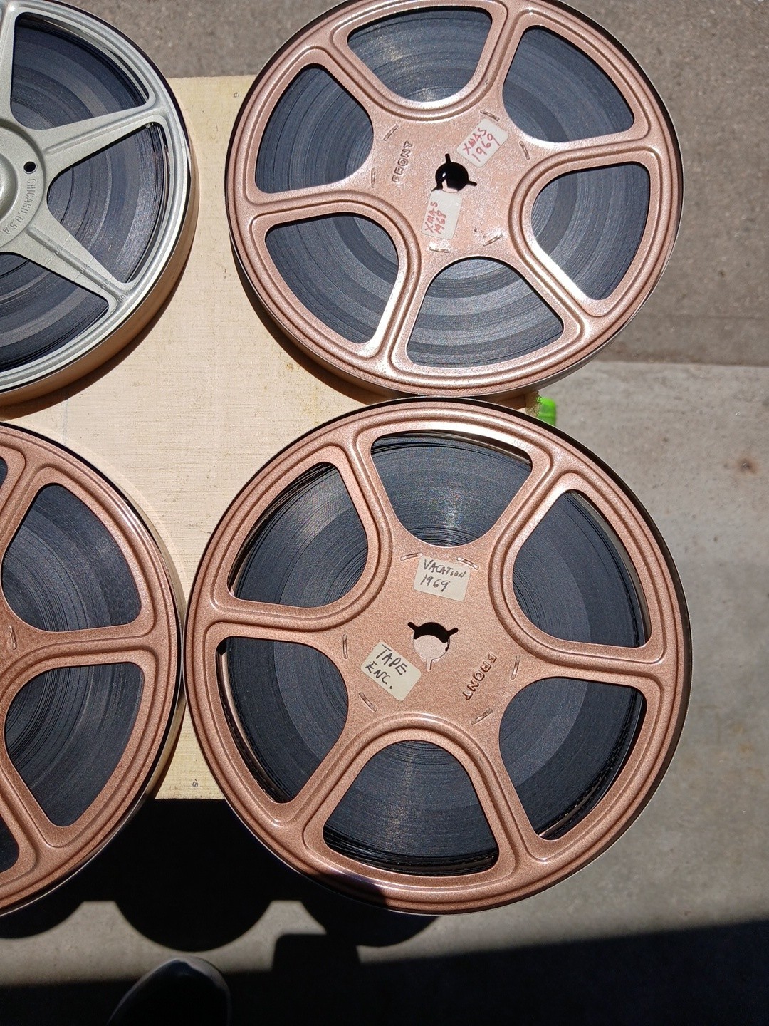 LOT OF 6 Super8 8MM HOME MOVIES 7″ CANISTERS ALL FULL With CARRYING CASE WOW!
