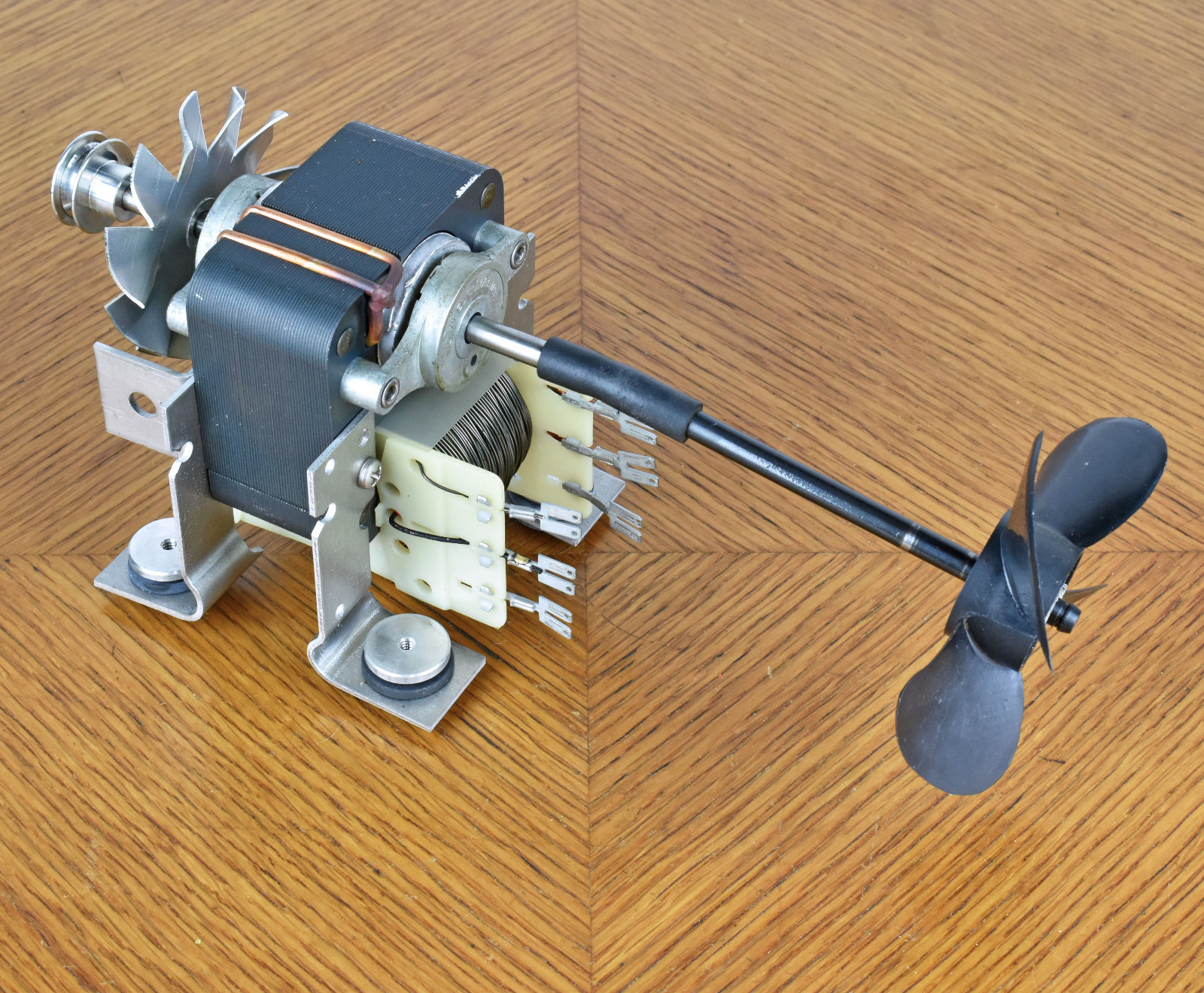 Drive Motor and Fan Replacement Part for Bell & Howell MX60 8mm Projector