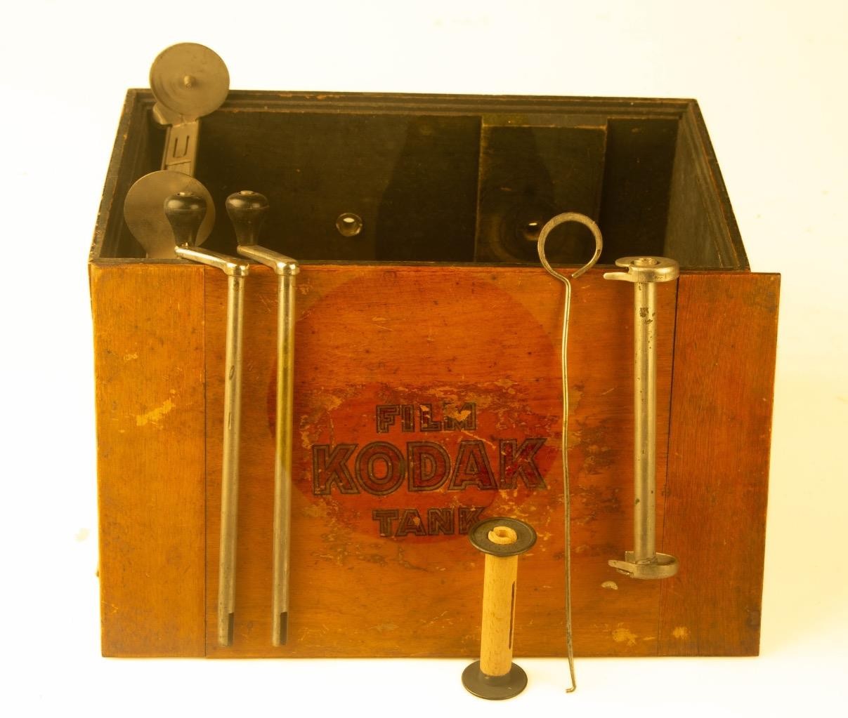 ANTIQUE KODAK FILM DEVELOPING TANK AND BOX MODEL 3 1/2 INS B-2 C1900 REF