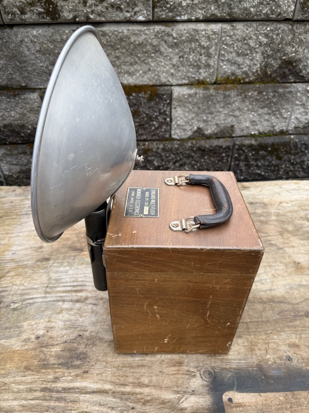 Vintage Monarch Electronics Synchro-Multi-Flash Model CP-1. Needs Bulb