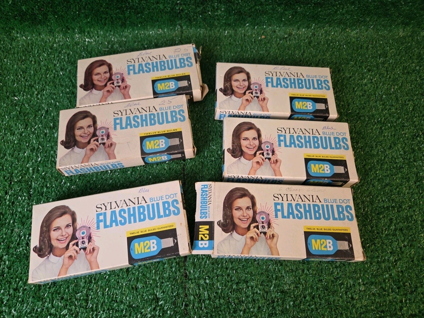 VINTAGE Sylvania Blue Dot Flashbulbs M2B, 6 Boxes of 12 Blue Flash Camera Bulbs