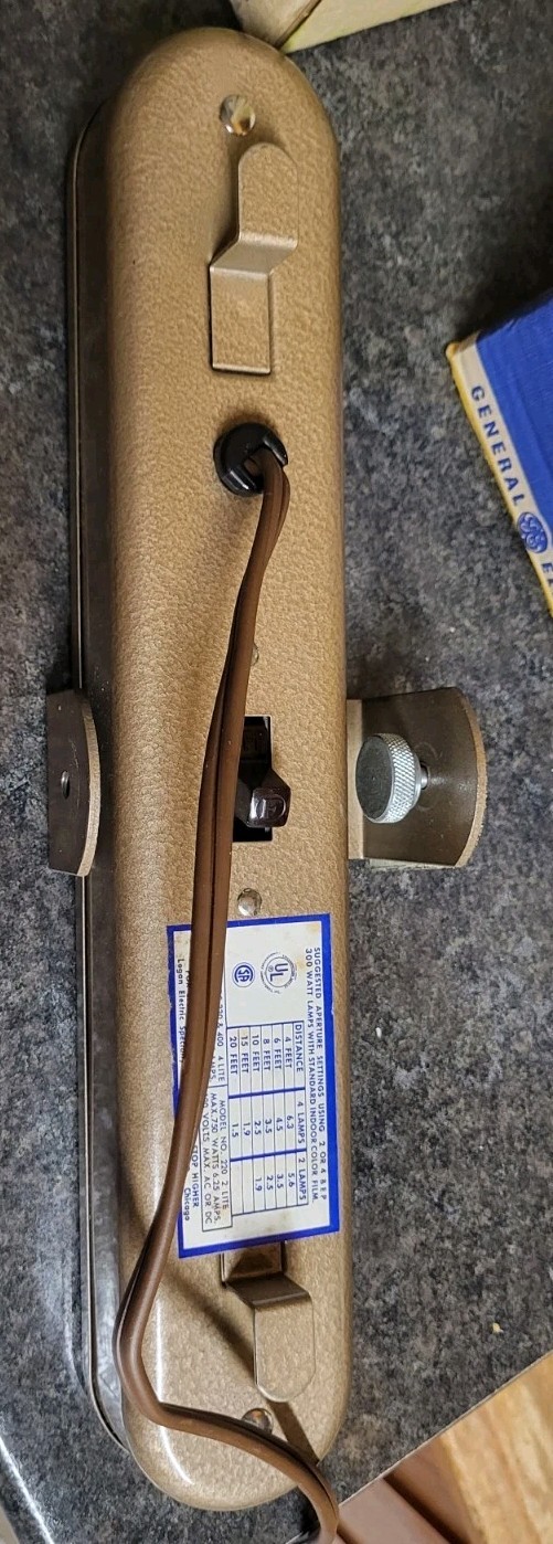 2 Lamp Lite bar LOGAN LITE Photoflood Lamps Kit Movie Lighting NEW IN BOX UNUSED