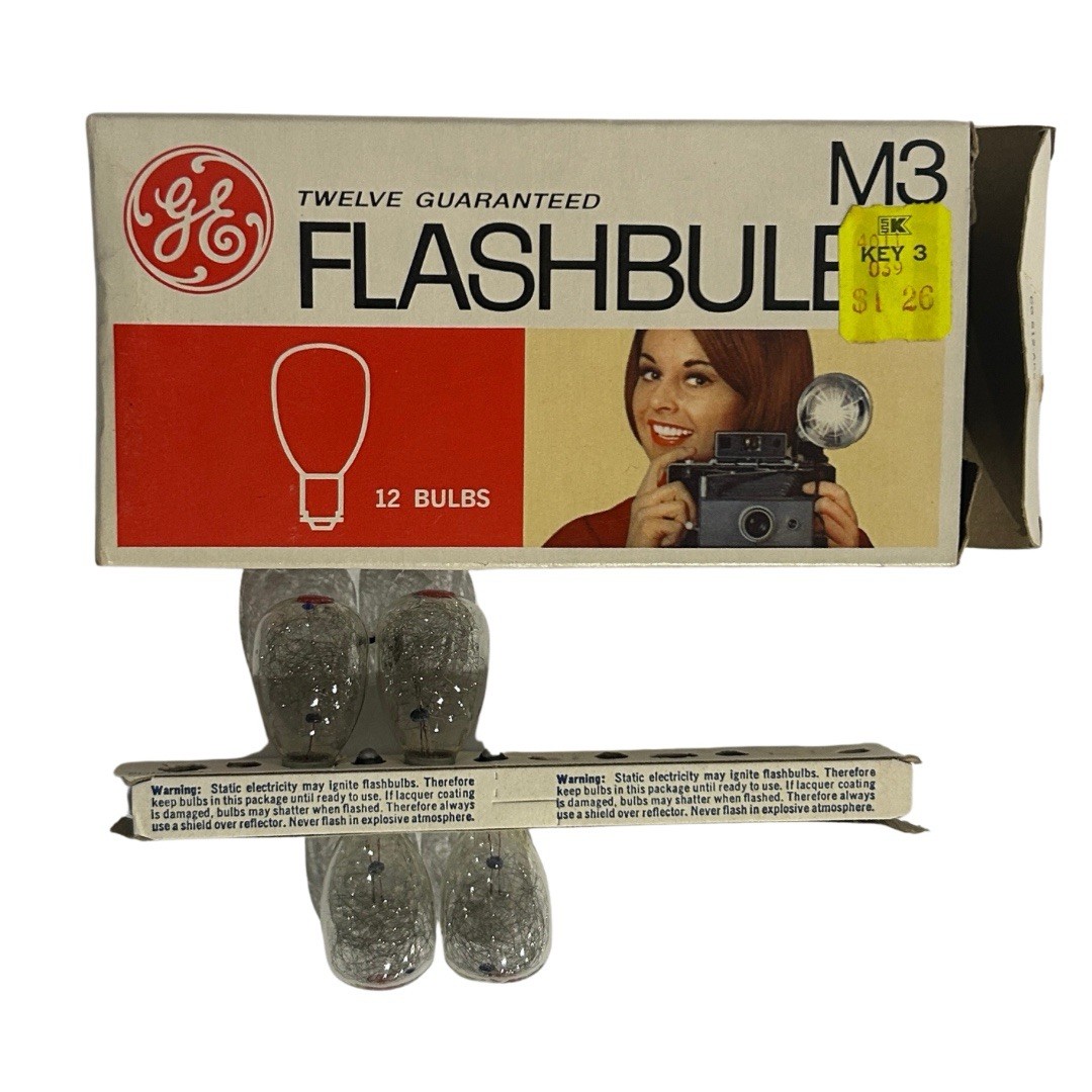 Vintage Flashbulb Lot GE 5B M3 Sylvania Blue Dot Westinghouse Projection Lamp